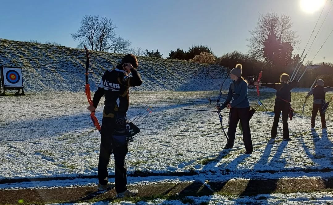 The cold never bothered them anyway?
4 brave juniors shot at today's junior session, in the snow and temperatures of 0°c, despite this, the juniors showed great determination and are showing great improvements every week.
We can't wait to see their progress into the outdoor season as the weather warms up.
#archerylife #archeryjunior #juniors #juniorarcher #coachinglife