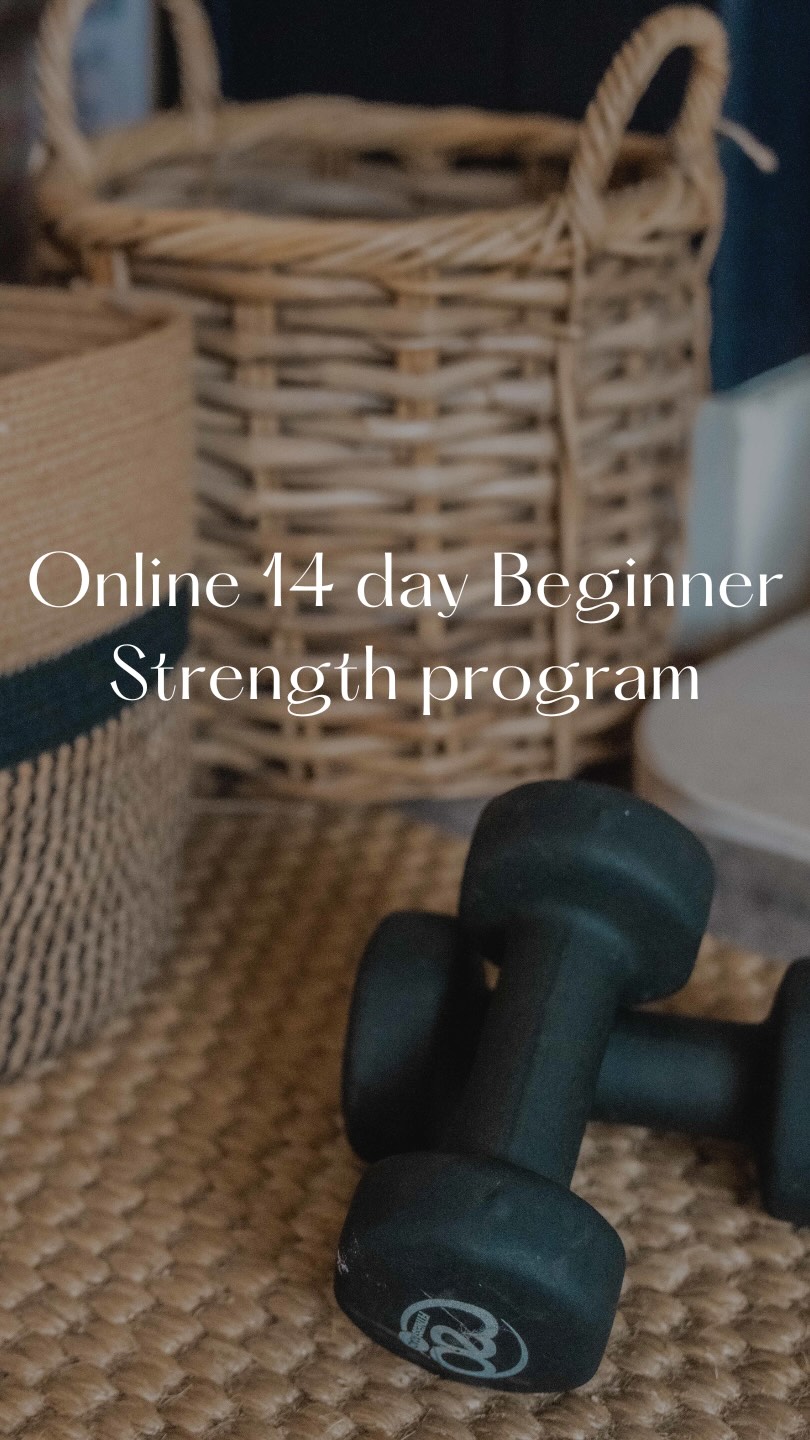 Let’s start January STRONG 💪
My new 2-week BEGINNER Strength Program is now live inside my online membership 🤍
Perfect if you want to:
• get strong
• are short on time
• follow something structured
• train at home or in the gym
You’ll complete 6 full-body sessions (35–40 mins) blending functional strength with Pilates principles, focusing on:
✨ correct movement patterns
✨ posture and alignment
✨ building strength from the inside out
✨ breath-led, intentional movement
New to strength? Start light.
More experienced? Grab heavier dumbbells and progress.
14-day FREE trial
Sign up via the link in my bio 🤍
#homeworkouts #strengthtraining #functionalstrength #pilatesonline #fitness