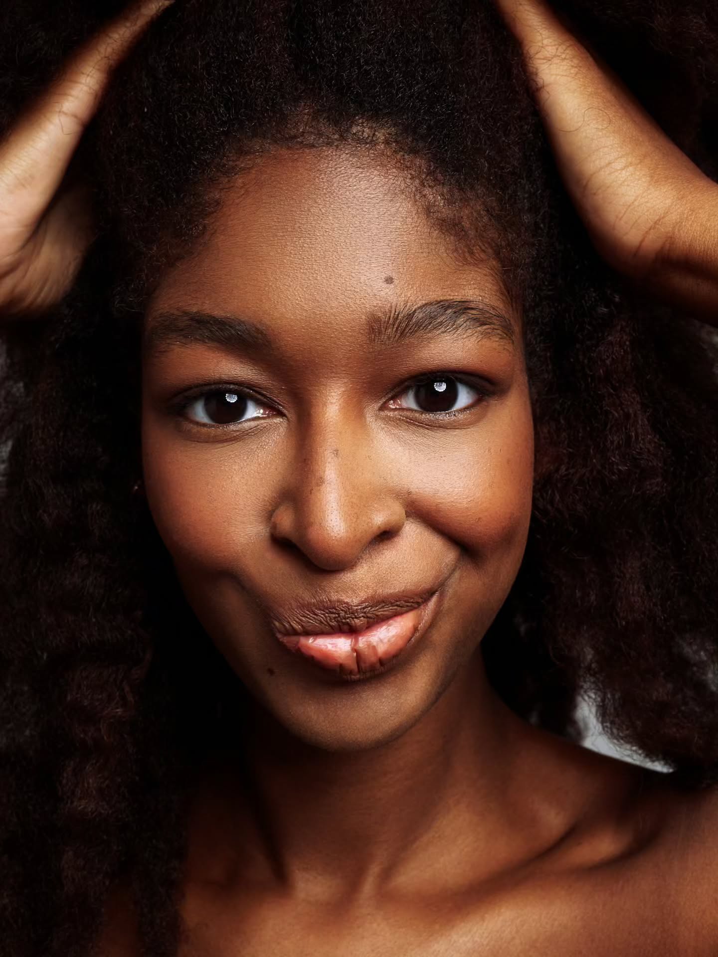 Otwieramy nowy rok z realizacją którą czekała na trendy makijażowe 2026 ❤️😍
Natual Beauty with:
@bella.frans
Makeup:
@nataszab
Photo:
@romuluskr
Models Agency:
@bartlomiejbialy
#studiostation #studiostationgroup #modelshoot #beauty