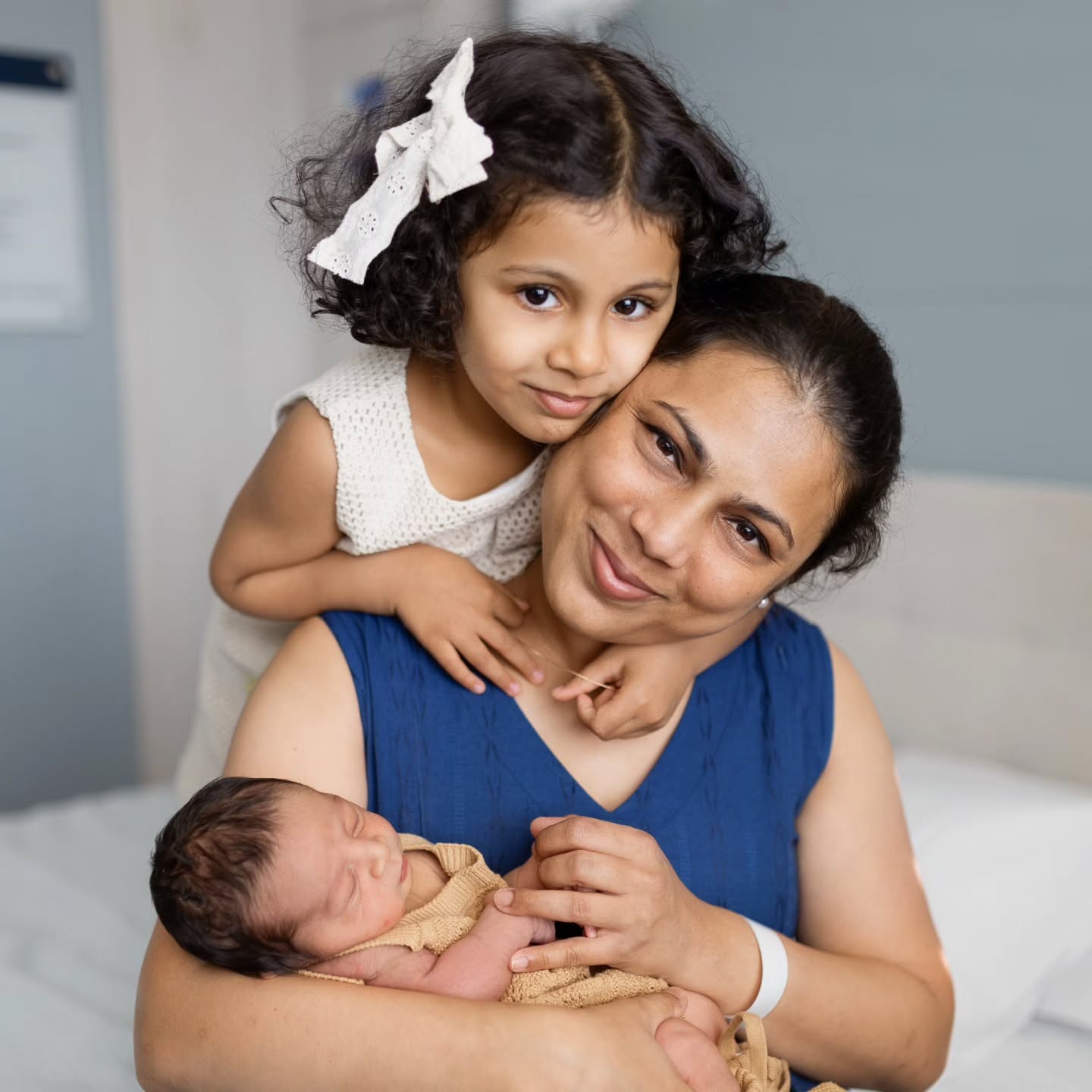 I don't get Fresh 48 requests too often, but I love it when I do :)
It's such a special moment and honestly, when I look back at my own hospital room newborn capture attempts on my phone - my baby looks like a dark smudge on the screen 😅
It's a case where the right gear can really make a difference.
#sydneyfresh48 #westmeadmaternity #westmeadprivate #sydneynewbornphotography #sydneybabyphotpgrapher