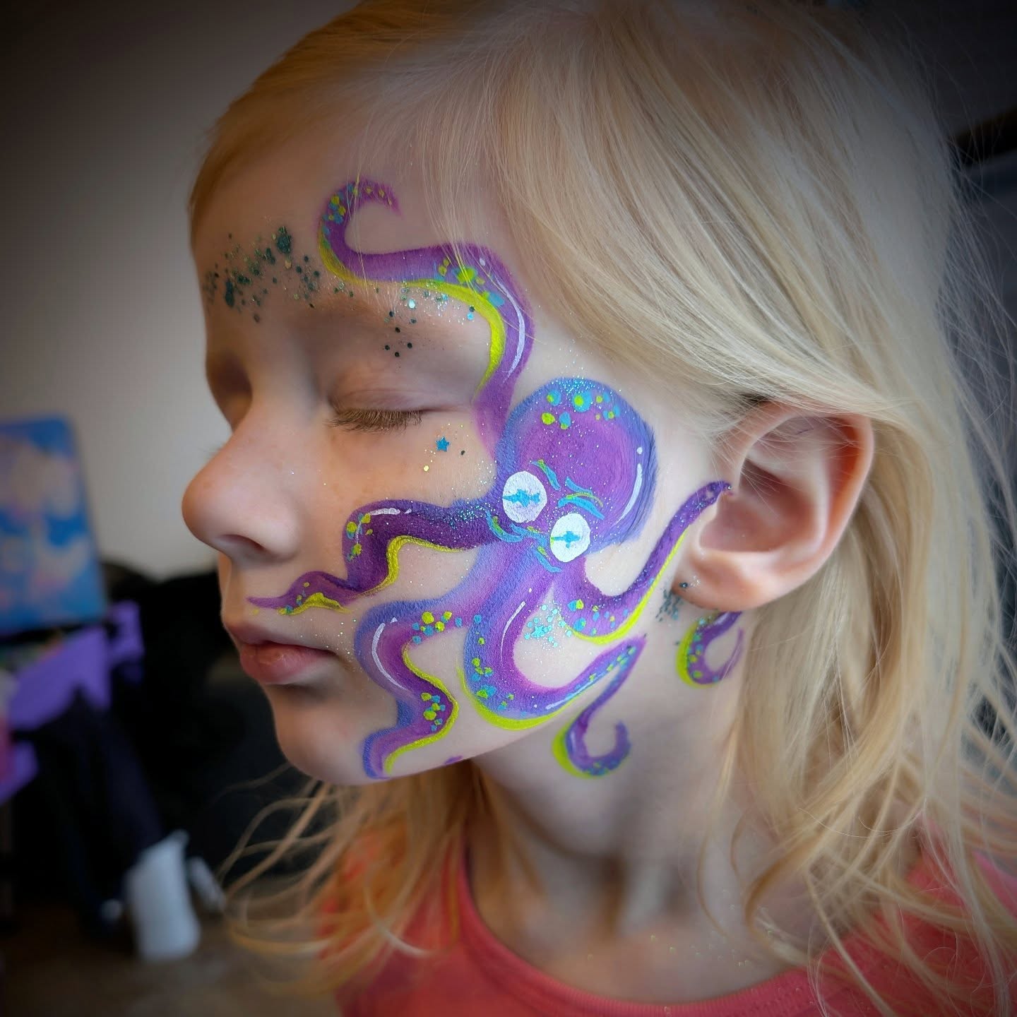 ๐๐๐ NEW DESIGN ๐๐๐ I have been wanting to paint an Octopus forever - I had it on my board this summer and NO ONE chose it. SO happy this girlie picked it - especially when unicorn was a close second.
#ColorPopFacepaint #facepaintWI #mkefacepaint #octopusfacepaint