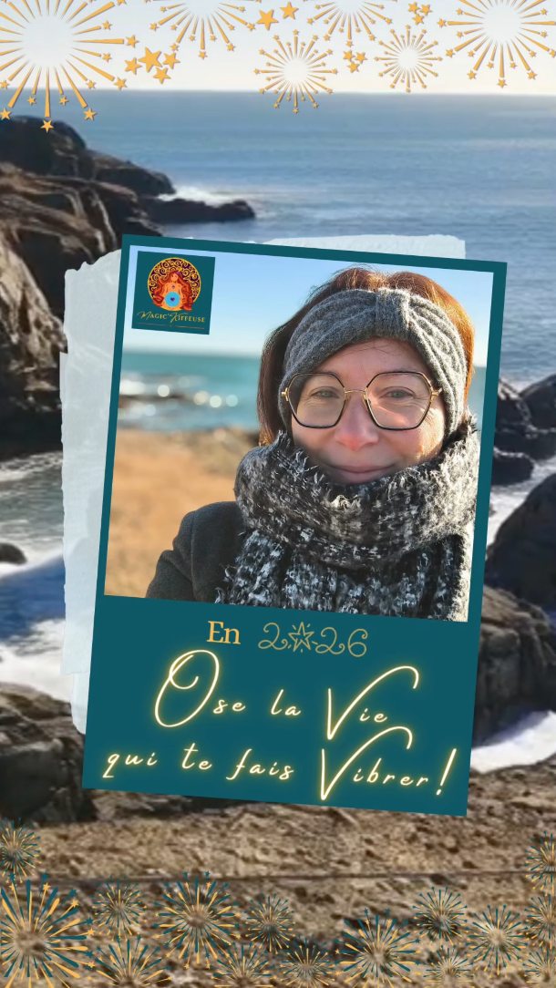 Dans ces toutes premières heures de 2026,
j’ai surtout une immense gratitude.
Gratitude pour tout ce que nous avons vécu ensemble cette année.
Merci d’avoir été là, ici sur les réseaux, et en vrai.
Merci d’avoir écouté Les Murmures de l’Âme, mon podcast,
Merci pour les Cercles de Parole, les ateliers PKS,
les salons, les marchés, les rencontres parfois brèves, parfois profondes.
Merci à celles et ceux qui m’ont fait confiance pour les accompagner,
aux voyages au Tambour Océan, au Langage de l’Âme, en séance individuelle ou collective
à tout ce qui a circulé, vibré, relié, tout au long de cette année.
Alors en ce début d’année, avant tout : MERCI.
Et si je devais te partager ce qui m’anime profondément pour 2026,
ce serait ceci :
continuer à accompagner une spiritualité qui s’incarne.
Une spiritualité qui n’est pas une fuite,
ni quelque chose de vaporeux ou d’abstrait,
mais un art de vivre, un soutien concret,
une présence au quotidien pour prendre soin de soi.
Une spiritualité qui aide à habiter son corps,
à écouter ses émotions,
à respecter ses limites
et à avancer à son rythme.
Pour 2026, ce que je te souhaite,
c’est de te prioriser, de te valoriser,
de prendre soin de toi sans culpabilité.
De passer de la survie à la vie.
De ne plus faire pour prouver,
mais de te choisir, simplement.
Je crois profondément que cela commence là :
écouter son corps, reconnaître ses émotions,
cesser d’alimenter ce qui épuise,
oser dire non,
s’honorer.
Et s’il n’y avait qu’un seul mot à déposer pour cette nouvelle année,
ce serait celui-ci : Ose.
Ose ce que tu n’as pas encore osé.
Ose ce qui te fait vibrer,
ce qui allume ces petits pétillements intérieurs,
ce sourire discret qui dit “ça, oui…”.
Dans un monde où plus rien ne semble vraiment sécure,
je crois que c’est justement le moment.
Puisque rien n’est garanti,
allons vers ce qui nous fait profondément vivant.es.
On n’a peut-être rien à perdre.
Et sûrement beaucoup à découvrir.
Je te souhaite une année où la vie te traverse davantage,
où la magie du quotidien reprend sa place,
et où la joie n’est plus un objectif,
mais une conséquence.
✨ Je te souhaite le meilleur pour 2026 ✨
Avec tout mon 💙
Julie – Magic’Kiffeuse