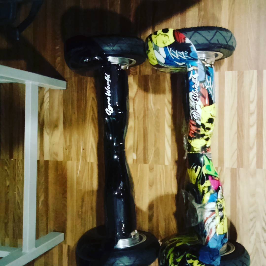 Gyroworld 🇫🇷
Roues 10 pouces 📣
Http://www.gyroworld-france.com
#Gyropode #Gyroworld #Hoverboard #Smartboard #skateelectrique #order now