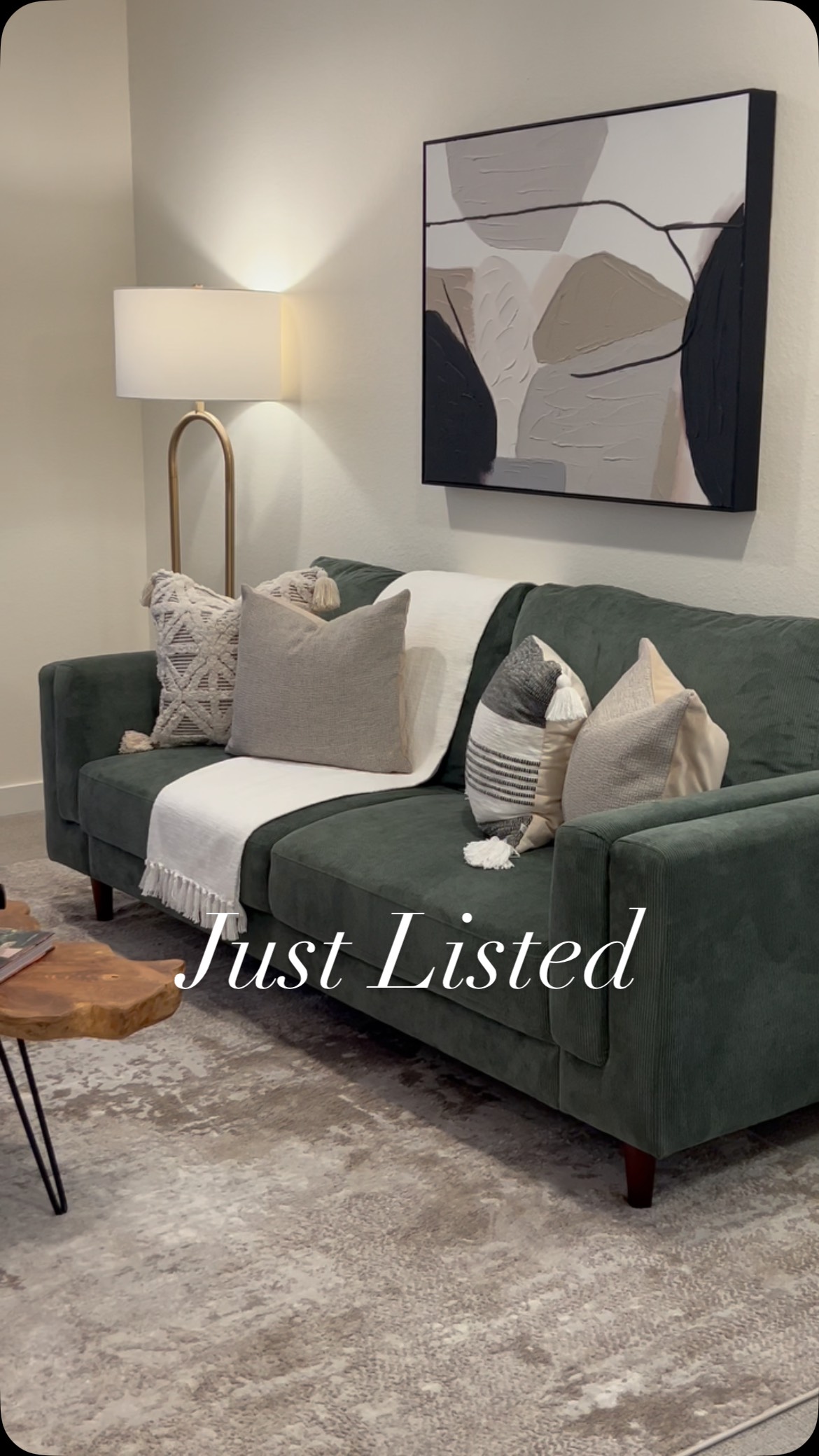 JUST LISTED | BELLEVUE
2 bed | 2 full bath | 885 SF | offered at $458,800
Attached 1-car garage + 2 additional parking spots
Sought-after Bellevue living at its finest in this thoughtfully designed 2bed, 2bath private end unit! Easy stair-free access + secure individual garage adjacent to front door. Inside, you’ll find tastefully updated BRs & kitchen w newer cabinets, quartz counters, induction range, new dishwasher & water heater. Enjoy a cozy wood-burning fireplace, full size W/D, newer carpets, & fresh paint. French doors lead to a private balcony overlooking lush PNW greenbelt, ideal for entertaining or peaceful moments at home. Mins to DT Bellevue, top-rated schools, Lake Washington Blvd, 405, i90, Light Rail station + metro. Outdoor lover’s dream—endless Mercer Slough trails and boardwalk just outside your door. Community clubhouse w gym + sauna!
MLS# 2465873
#justlisted #bellevuecondo #bellevuerealestate #devonkrusehomes