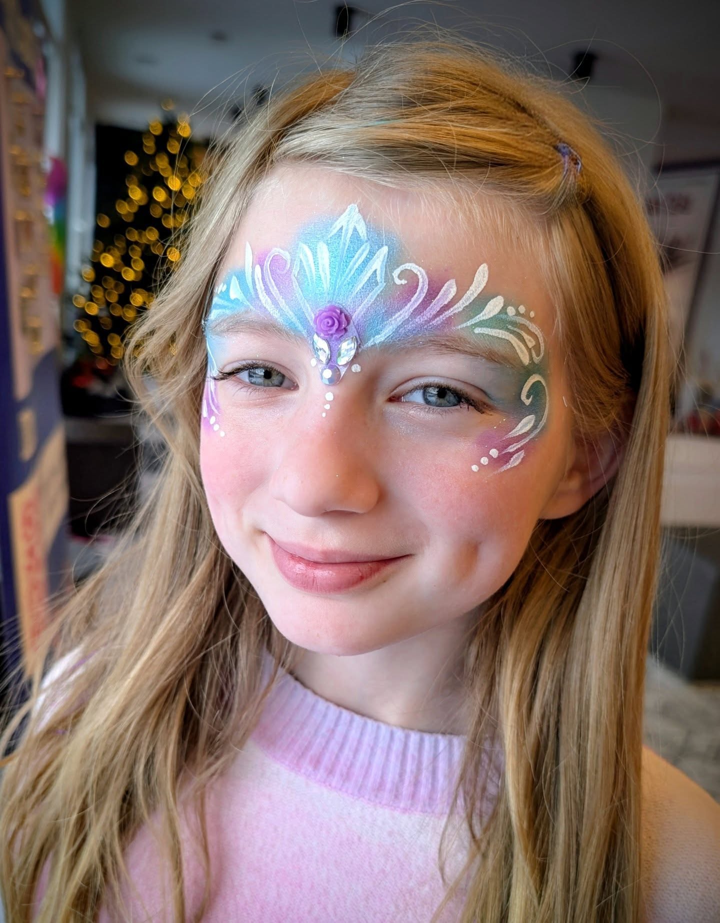 โจ๐จ Happy New Year ๐จโจ After a much needed break I'm back! Genuinely loved this birthday party - perfect space @thedistrictwestbend and perfect faces - no really! They ALL sat so still - an actual dream. Even the grownups got in on the fun - LOVE IT. Now hiring for all winter events.
#thedistrictwestbend #facepaint #ColorPopFacepaint #mkefacepainter #WisconsinFacePainter