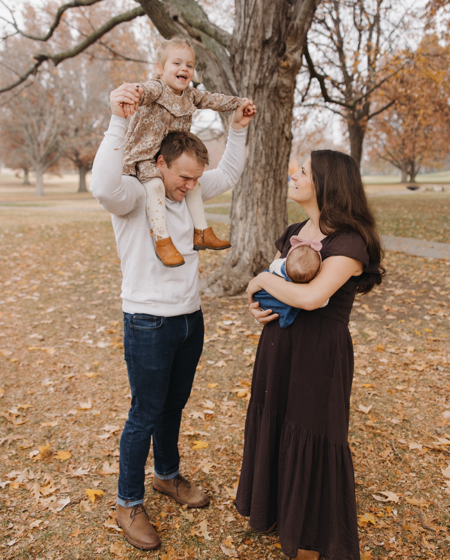 We made it through January! I hope your January was filled with lots of family time & lotssss cuddles with loved ones! I know mine was! š Hereās to a fresh month!