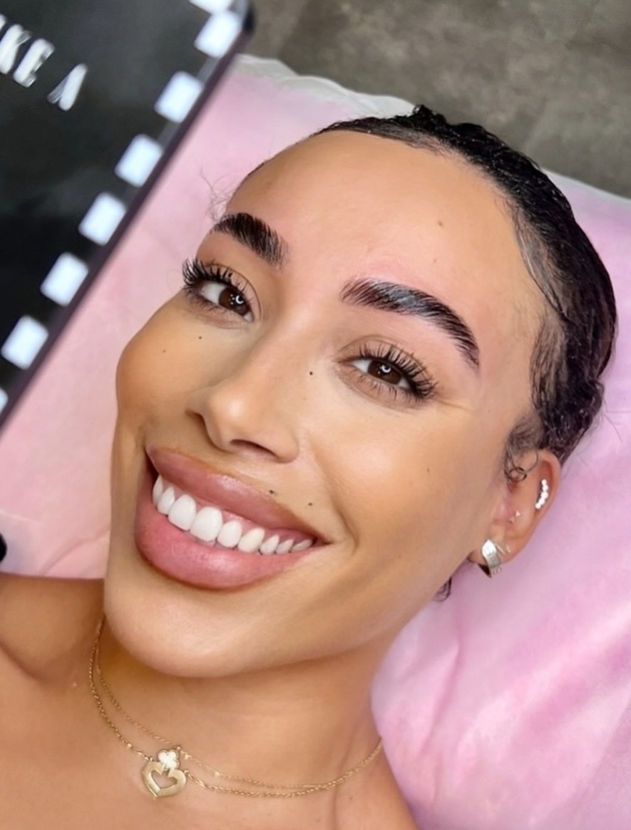 ✨ New year. Fresh face. Fresh confidence. ✨
Start 2026 feeling good, polished, and put-together from the moment you wake up.
💗 Brow Lamination + Lash Lift Combo — 399 AED
💗 Brow Lamination — 249 AED
Low-maintenance beauty that lasts — because this is where Dubai gets ready 💕
📍 The Salon Dubai
Prices subject to 5% VAT
#ThisIsWhereDubaiGetsReady #TheSalonDubai #NewYearGlow #FreshStartDubai #BrowsAndLashes