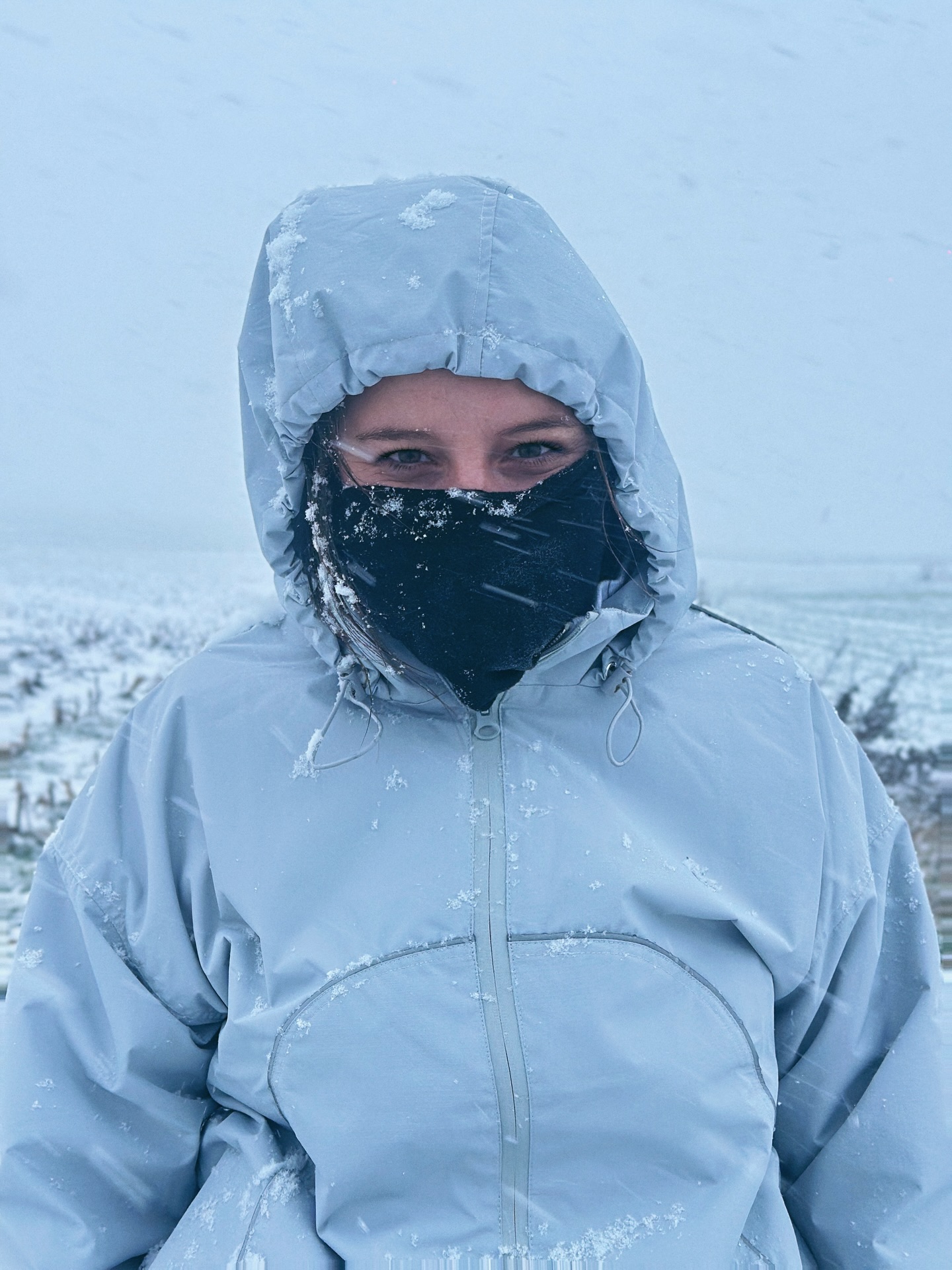 Sneeuwproof getest! Onze collectie is gemaakt voor dagen zoals deze.
Move smart. Dress smart.
#reflectyourstyle #rainjacket #winter #snow #reflective