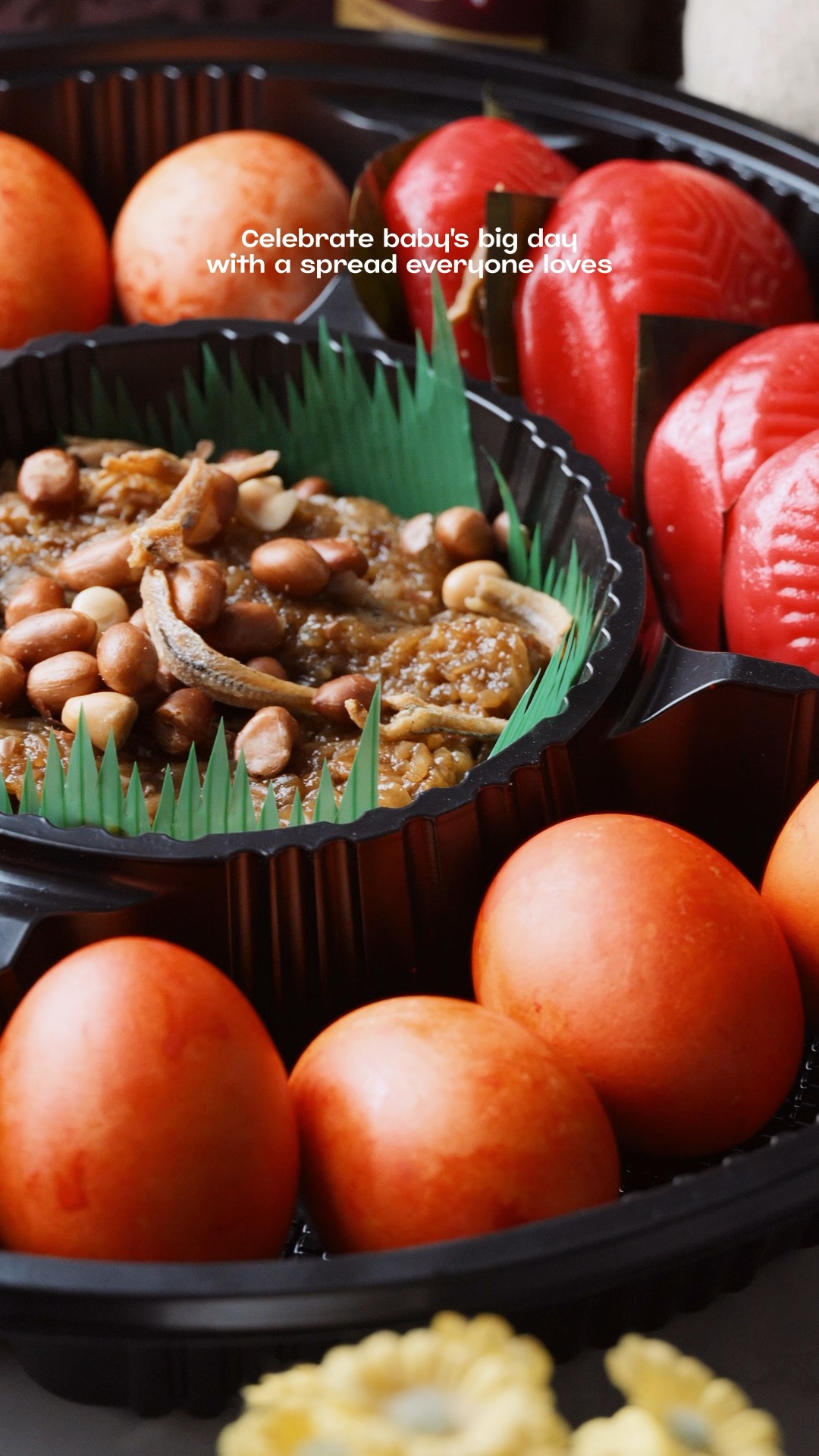 Celebrate your baby shower with comforting classics 🤍
Get a quote for your Baby Shower Celebration Pack featuring Jian Bo’s traditional food!
#JianBo #BabyShowerCatering #TraditionalFood #CelebrationPack #LocalEats #JianBoShuiKueh #Since1958 #HeritageFoodSG #MichelinBibGourmand #HandmadeDaily