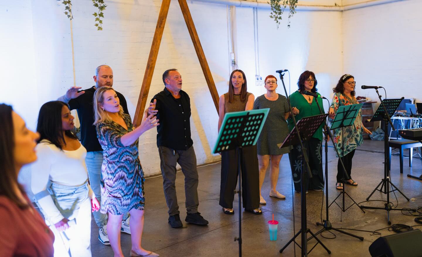 Our 30 + choir is commencing February 7. If you’d like to join please DM me. Choir is all about having fun and creating a community for people who love music. 📸 by @snapsbysong