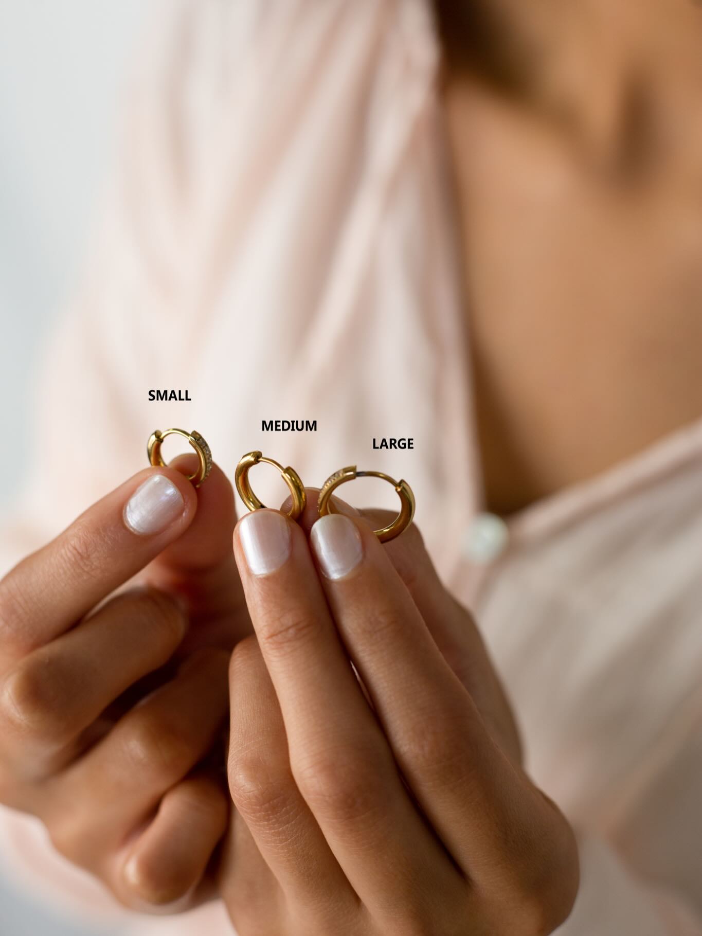 From coffee runs to date nights — hoops designed for everyday wear.
.
.
.
.
.
#seesea #lovefromthesea #waterproofjewelry