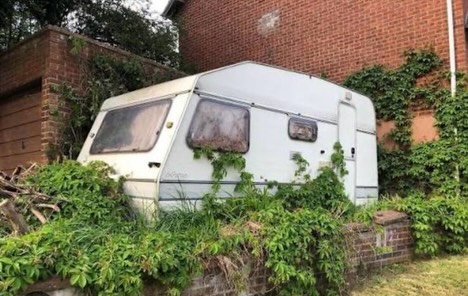 At Empty Property Hunters, we LOVE dirty old caravans.
Not for road trips…
But because they’re often a big clue a property is long-term empty.
The worse the caravan, the better the lead.
Got one near you? Send it in 👀
💷 £20 reward if it qualifies.
Bonus points if it’s got ivy and at least one missing wheel.
#caravans
#emptyhomes