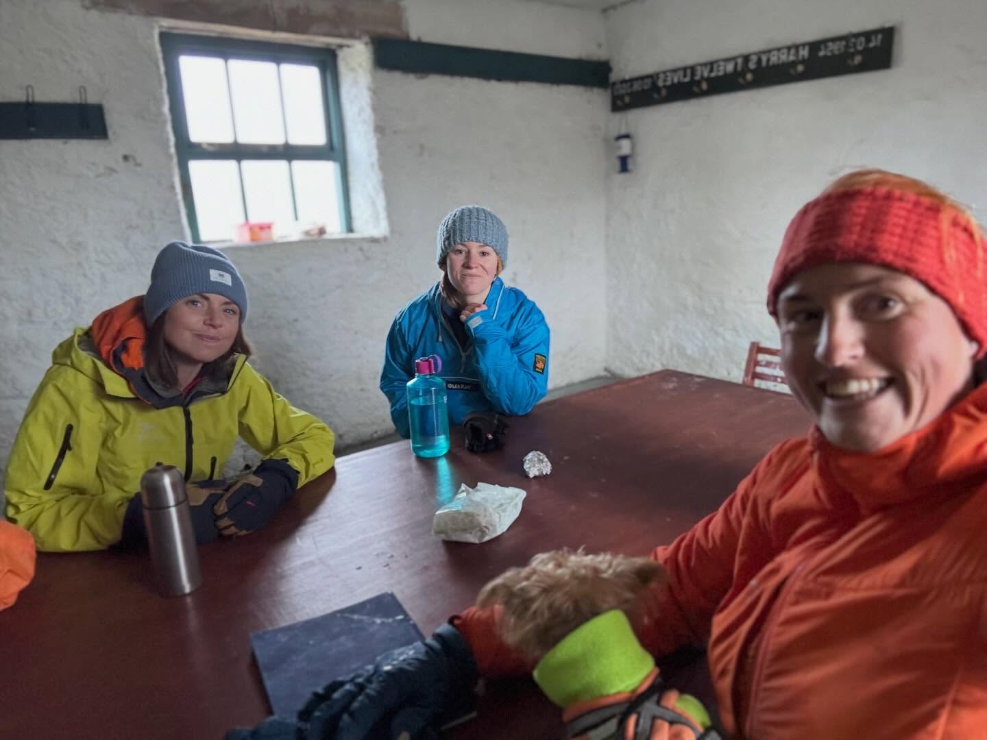 *𝐏𝐥𝐞𝐚𝐬𝐞 𝐑𝐞𝐚𝐝, 𝐢𝐦𝐩𝐨𝐫𝐭𝐚𝐧𝐭 𝐮𝐩𝐝𝐚𝐭𝐞*
As we move into colder weather, please make sure you’re dressing appropriately and carrying the correct kit on every walk.
Throughout 𝐉𝐚𝐧𝐮𝐚𝐫𝐲, 𝐤𝐢𝐭 𝐜𝐡𝐞𝐜𝐤𝐬 𝐰𝐢𝐥𝐥 𝐛𝐞 𝐜𝐨𝐦𝐩𝐥𝐞𝐭𝐞𝐝 𝐨𝐧 𝐚𝐥𝐥 𝐰𝐚𝐥𝐤𝐬 – this is purely for 𝐲𝐨𝐮𝐫 𝐬𝐚𝐟𝐞𝐭𝐲 and to ensure everyone has a comfortable, enjoyable day out.
Before you head out, please double-check your rucksack, especially:
𝐇𝐞𝐚𝐝 𝐭𝐨𝐫𝐜𝐡 🔦
𝐖𝐚𝐫𝐦 𝐡𝐚𝐭🧢
𝐆𝐥𝐨𝐯𝐞𝐬🧤
𝐄𝐱𝐭𝐫𝐚 𝐰𝐚𝐫𝐦 𝐥𝐚𝐲𝐞𝐫𝐬
Conditions can change quickly at this time of year, and having the right kit makes all the difference.
A reminder of the short blog explaining why this matters and what to carry – please take a moment to read it before your next walk 👇
👉 https://www.yorkietalkies.co.uk/post/stop-and-be-bothered
👉 https://www.yorkietalkies.co.uk/post/why-we-insist-on-mandatory-kit-on-ytwg-walks
𝐊𝐢𝐭 𝐋𝐢𝐬𝐭 - please refresh on what is required
https://www.yorkietalkies.co.uk/where-to-start
Thank you for helping us keep everyone safe, warm and happy on the hills 🧡
👇 To show you’ve read down to here, pop your favourite piece of kit for colder weather in the comments 👇
#YTO #guidedwalks #cold #getoutside