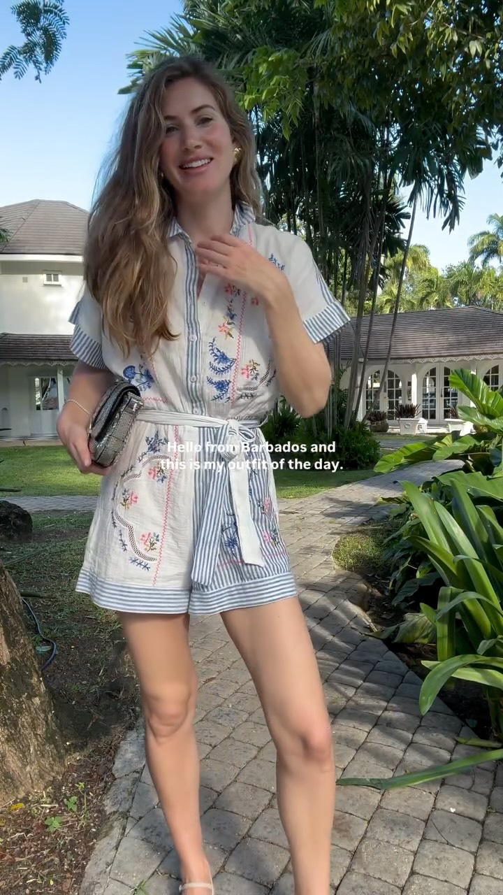 A high street gem find 💎 Wearing the newest addition to my summer wardrobe and getting so much wear out of it already. I’m really leaning into buying less and wearing more in 2026, and this playsuit ticks so many boxes.
It’s pure cotton with the most relaxed fit, I love the soft pastel tones, and the versatility is everything. Easy thrown on over a bikini for lunch, or dressed up for a relaxed island dinner like this ; add a metallic clutch, sparkly sandals and jewellery , or swap in a heel if the occasion requires ✨🏝️
To shop this Playsuit head over to :
https://liketk.it/5JLmj
#personalstylist #personalstylistlondon #holidaystyle #holidayoutfit #barbadosstyle