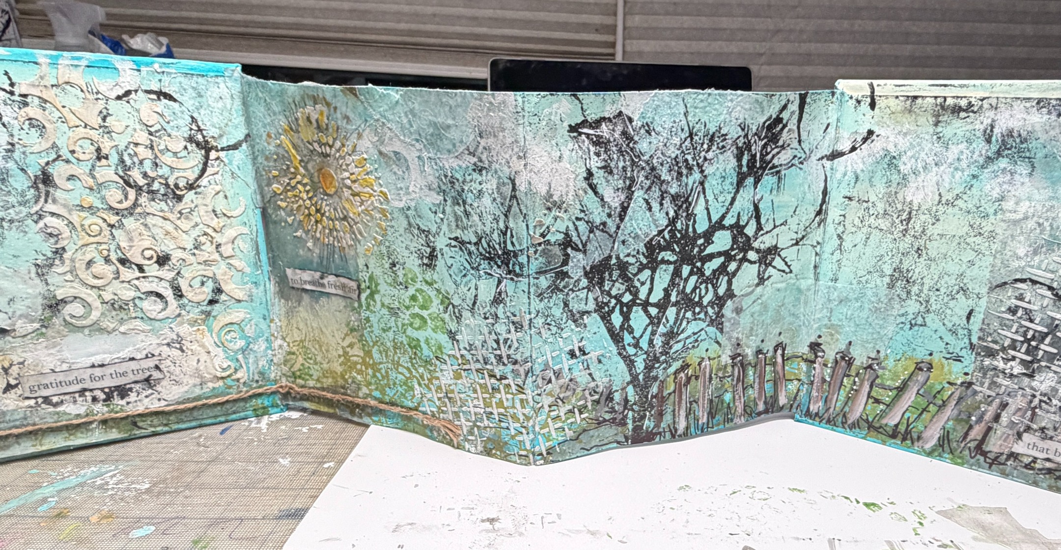 Little mixed media book I am working on. Trees give us air to breathe! Thank heavens for trees!
#mixedmediaartist #trees #littlebooks #fairfieldartist #bookmaking #artrocks #journaling