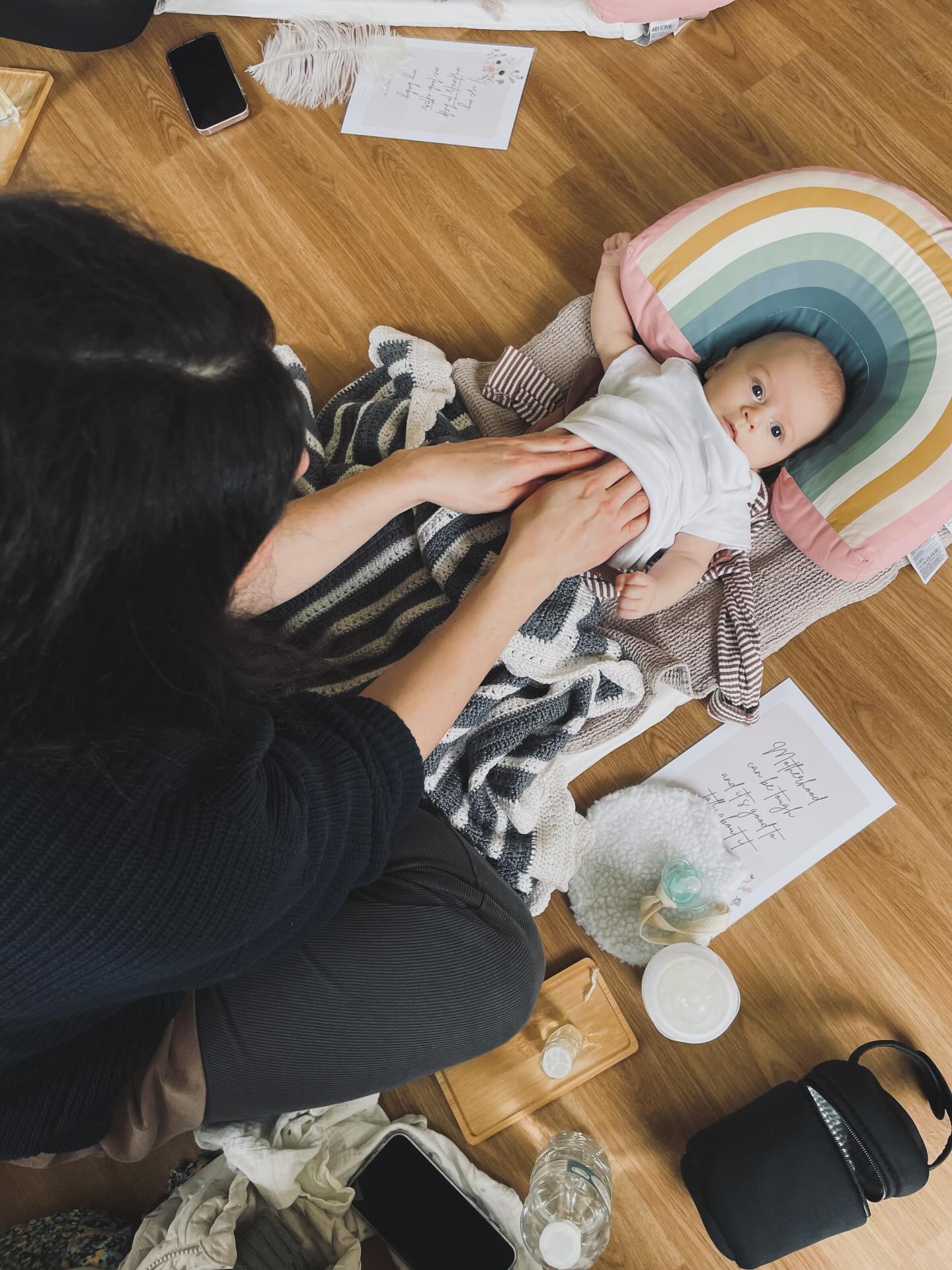 Can’t wait for some gorgeous snuggly moments as I welcome lots of new mamas and babies to class this week. Baby massage uses gentle, responsive touch to support bonding, regulation, and early brain development, while helping both baby and mama feel more settled and connected and it’s just so lovely to witness. See you soon if you are coming along and I do have a spot left @mytribe_parentinghub on Thursday if you fancy joining me x