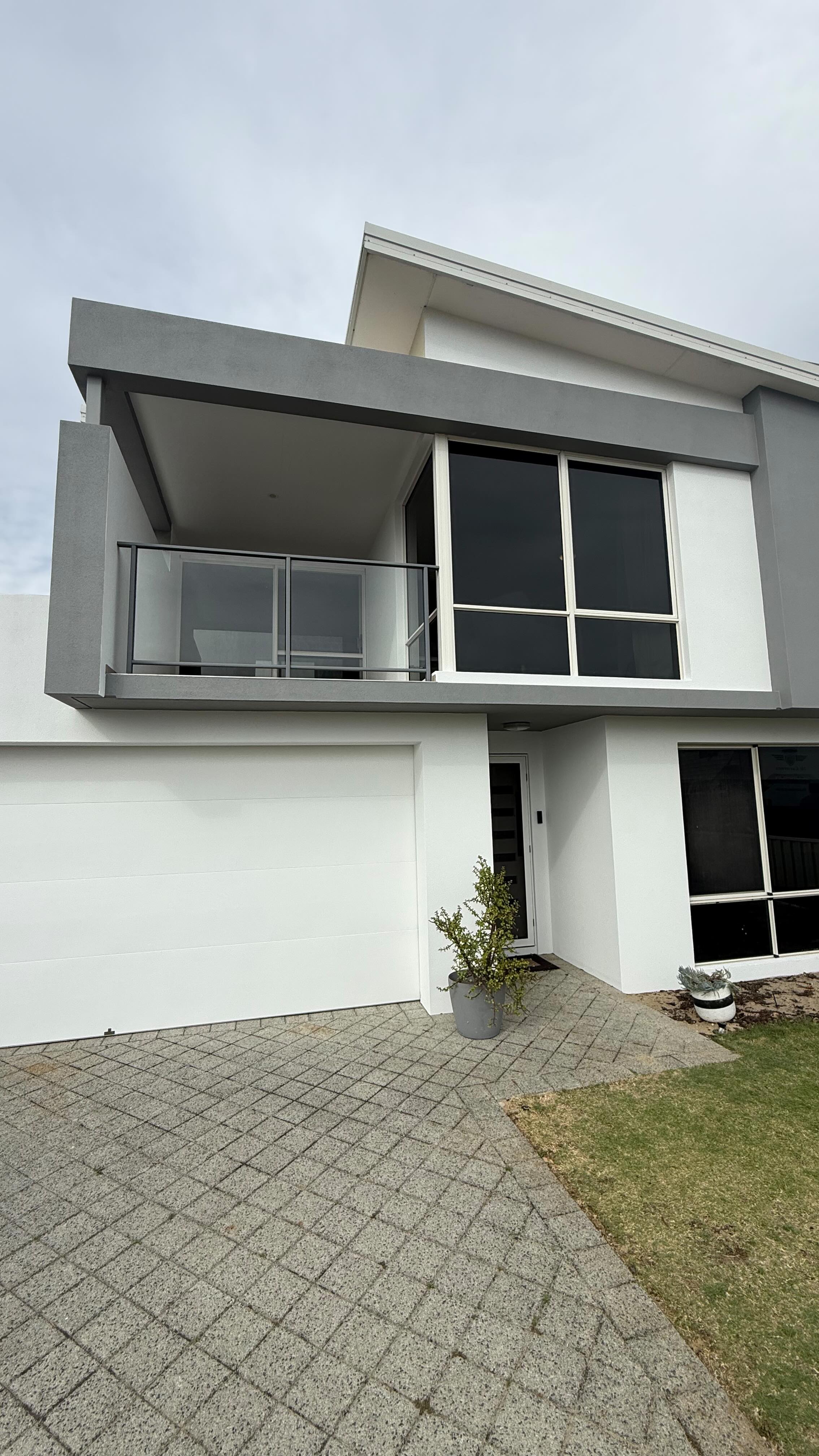 Fresh coastal refresh complete 🌊
We’ve just finished painting the front façade of this modern coastal home using Dulux Lexicon Quarter and Dulux Stepney a timeless, crisp combination that suits the seaside perfectly.
If your exterior is looking tired, weathered, or ready for an upgrade, this is the kind of finish that adds instant street appeal and long term protection in coastal conditions.
📩 DM us or get in touch to transform your home with a premium exterior repaint.
#PerthPainters
#PerthHomes
#ExteriorPainting
#CoastalHomesPerth
#sleekcoatings