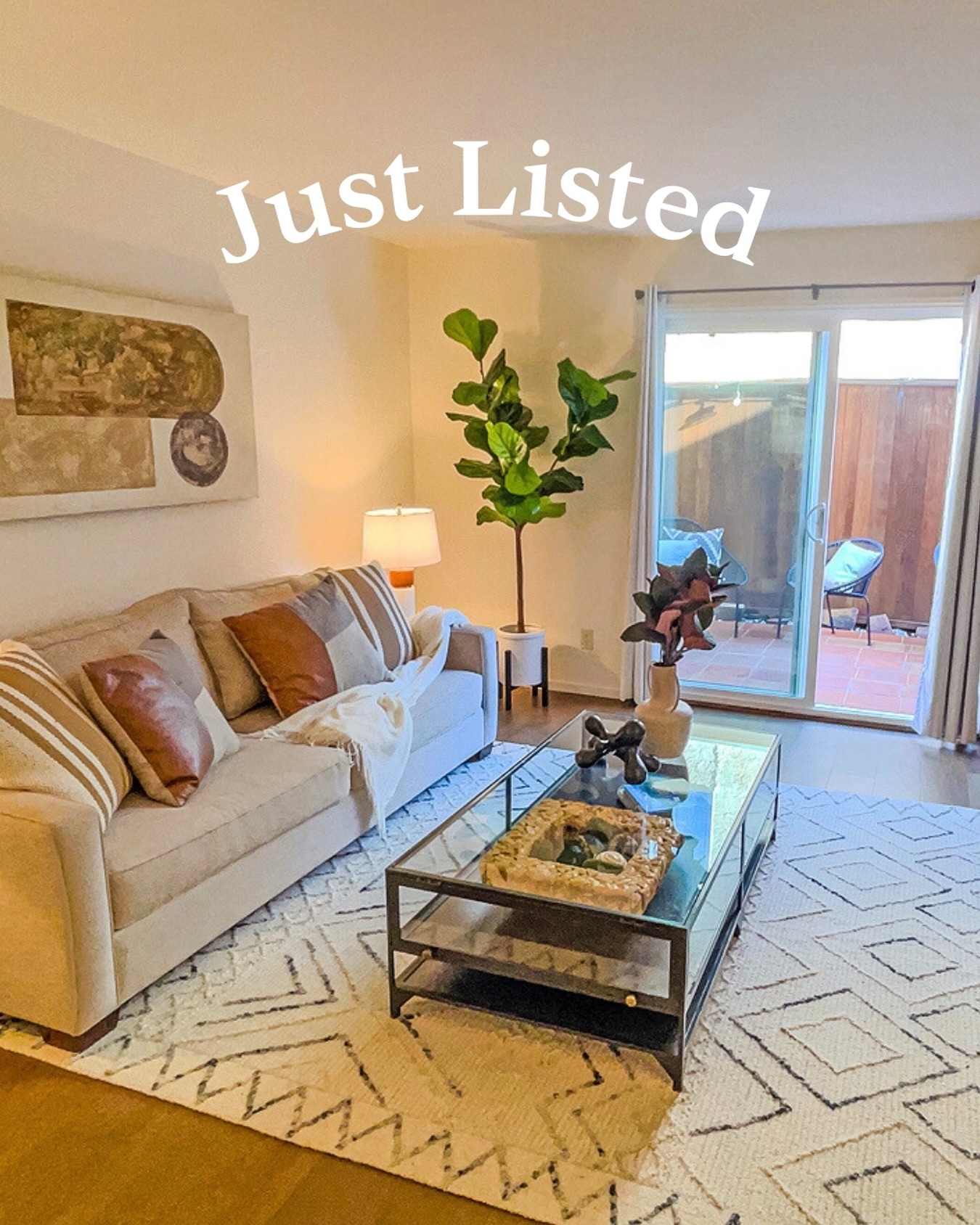 2624 Kansas Ave, Unit 11 | Just Listed! | Updated and Private Townhome 🏡
🏠 Open Sun 1-4 pm!
🛏 2 Bed
🛁 1.5 Bath
☀️ Private Tiled Patio
📚 Edison Language Academy School District
🖊 Offered at $739,000
•
•
•
•
•
#DRE00971028 #santamonica #samo