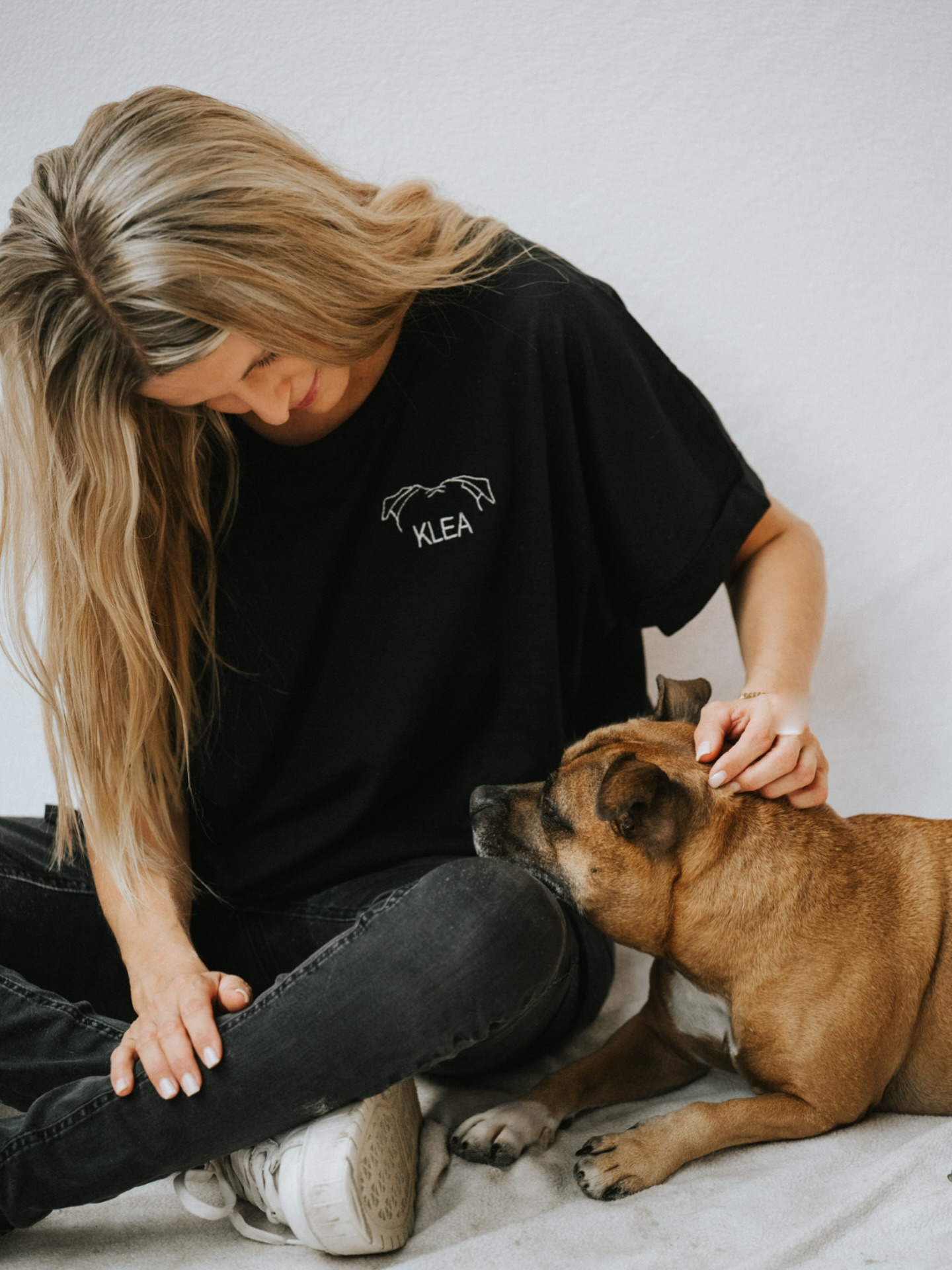 We’re back and ready for 2026 🤍 Wishing you a wonderful New Year ✨Thank you for your trust – we’re already working on your orders🖤
#KLEAHeart #HappyNewYear #BackAtWork #NewYearVibes #SmallBusinessLove SlowFashion MadeWithLove BehindTheScenes 🤍🐾