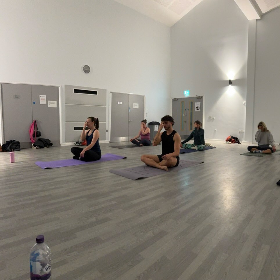 Very glad and extremely grateful that over all these mad nine and a half years, when life manages to kick me off the path, it always ends up bringing me back to being surrounded by lovely people and just where I’m supposed to be. 💚 (and this time, in what must be the nicest venue yet!?!?)
We’re back baby 😎