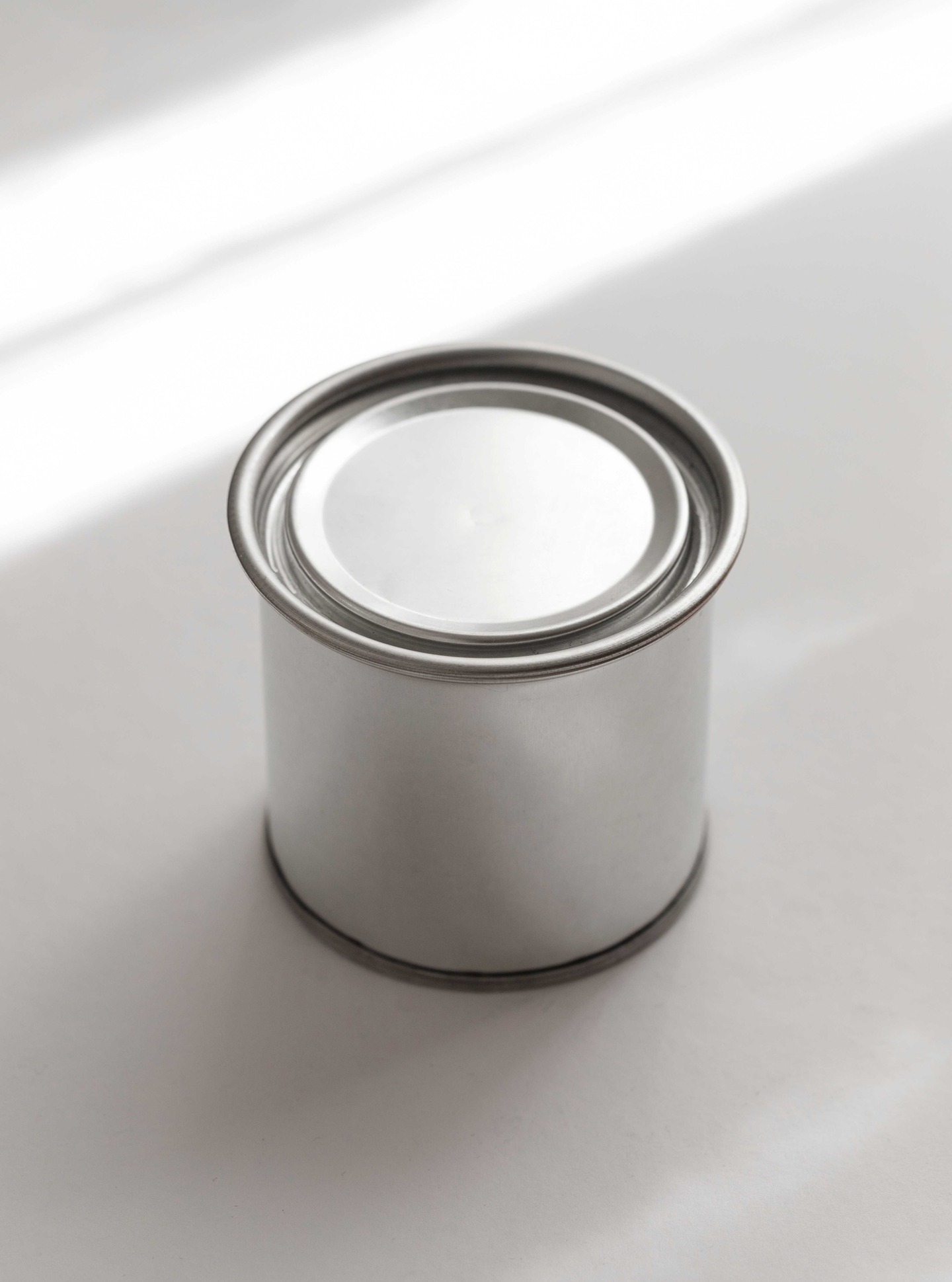 2026’nın ilk yeni ürünüyle tanışın! Uzun süredir beklenen teneke mumluklarımız artık satışta.
250 cc hacme sahip bu teneke mumluklar yaklaşık 200 gram mum kapasitesi sunar. Ağız kısmına uygulanan özel işlem sayesinde kolayca açılıp kapanır; hem üretim hem de kullanım sırasında büyük rahatlık sağlar.
Detaylı bilgi ve sipariş için web sitemizi ziyaret edebilirsiniz.
.
.
Our first new product of 2026 is finally here. The long-awaited tin candle vessels are now available for sale.
With a 250 cc volume, these tins hold approximately 200 g of wax. Thanks to the special treatment applied to the rim, they can be easily opened and securely closed, offering both ease of use and practicality during production.
Visit our website for more details and ordering information.
#candlelab #candlelabtr #tenekemum
#mumluk #mumüretimi #mumüreticileri #doğalmum #soyamumu #mumaksesuarları #mumekipmanları #mumatölyesi #yeniürün #2026yenilik