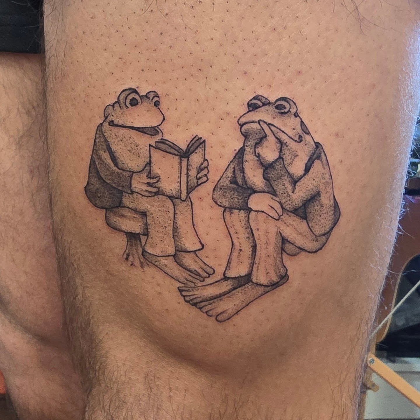 Sometimes our childhood deserves to be immortalized...
A fineline tattoo from @fruitloop_illustrations!
#dmvtattooshop #dmvtattoos #tasteoftattooink