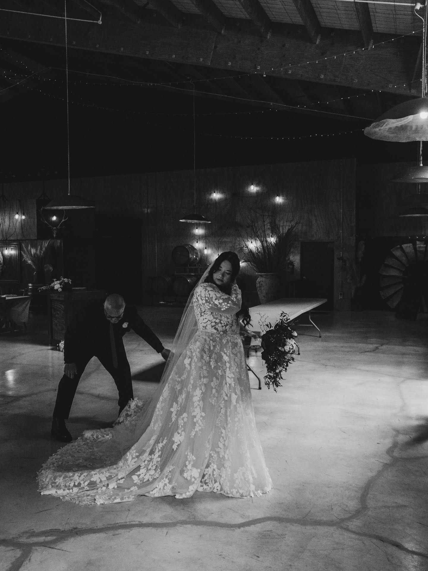 Those last moments before you walk down the aisle 💌