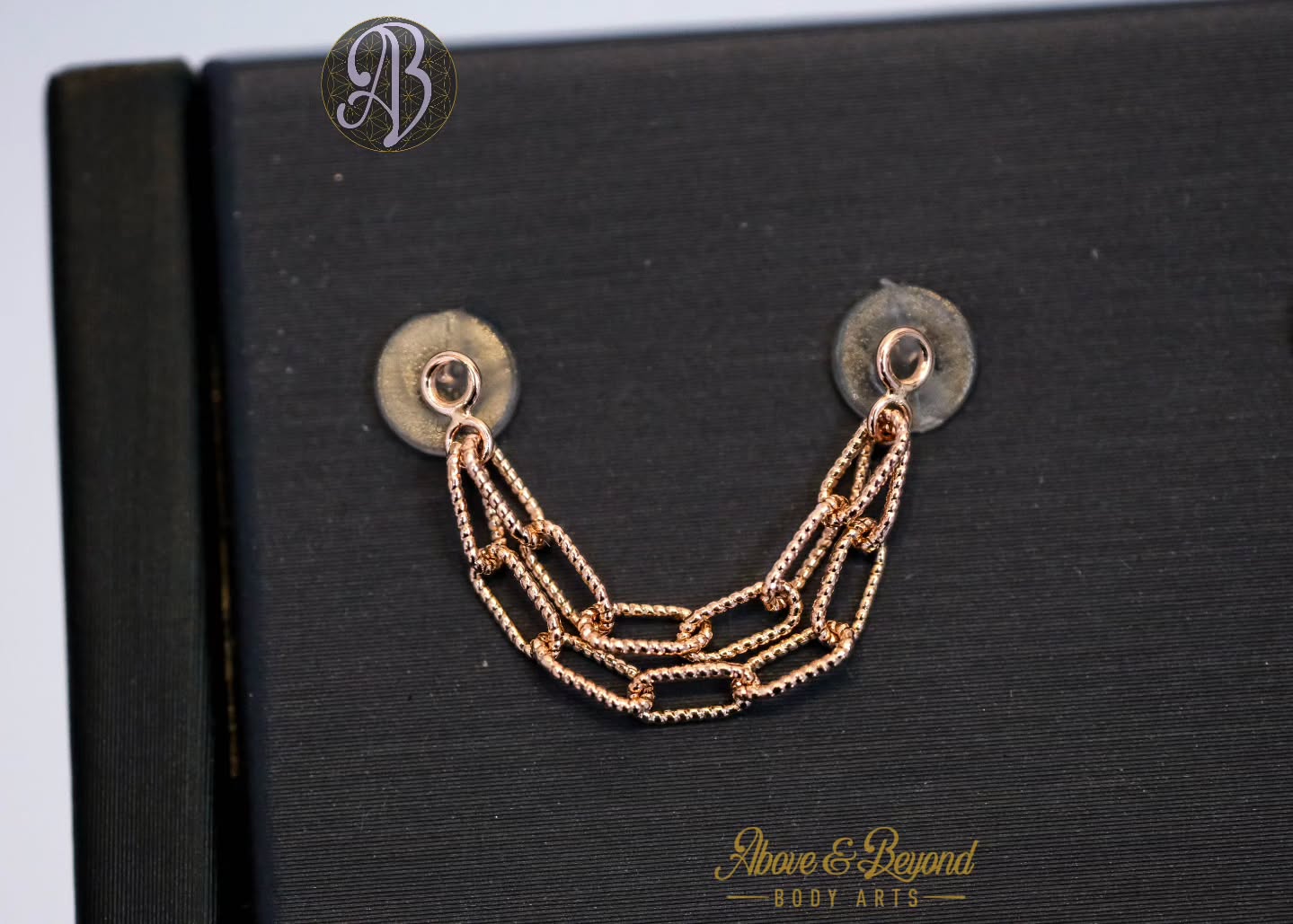 We love seeing all the new possibilities we can create with custom orders! This double "Mercutio" chain from @bvla was ordered for our client looking to make an all rose gold chain industrial set-up. We were excited to hear BVLA hadn't made a double of this chain design before!
But as always, BVLA knocked it out of the park. Can't wait to show you what it looks like installed! Its a good one 👀
📷: @50percentsnakes
#bvla #chainindustrial #industrialpiercing #piercing #santabarbara