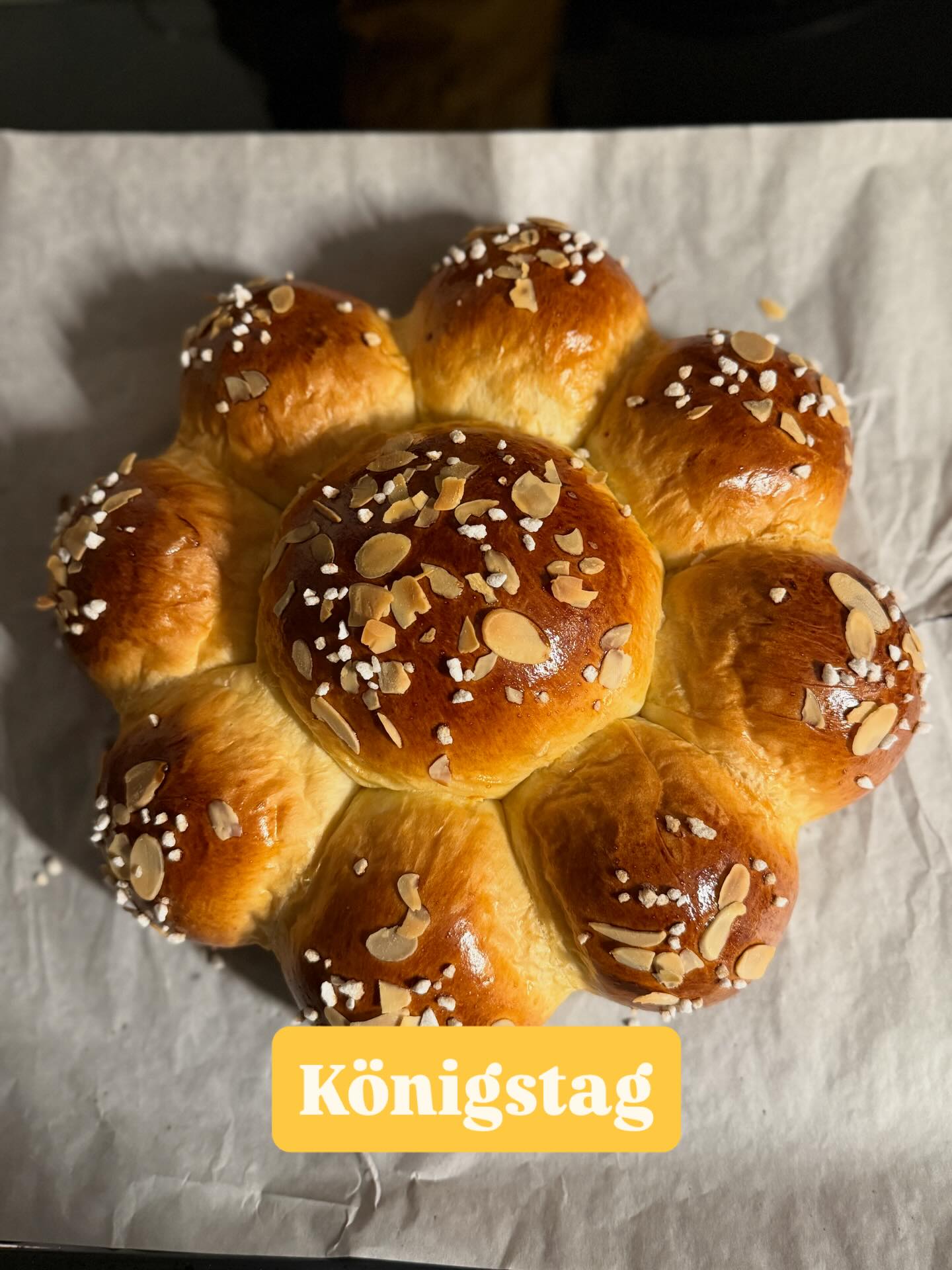Fantastisch fluffiger Hefekönigskuchen #backtastisch #königskuchen #hefeteig #hefegebäck #tradition