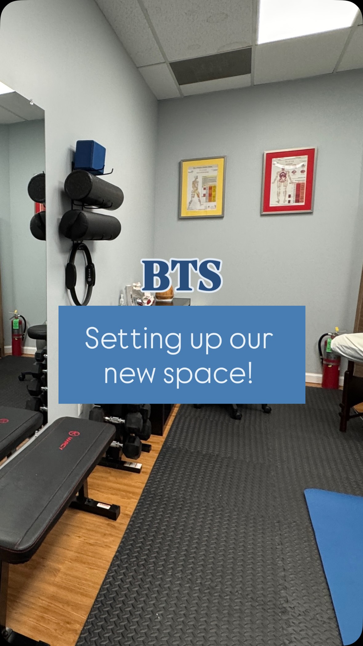 New space, new energy, and the best helpers by my side 🤍
Setting up our new office with family made it even more special—kids laughing, memories made, and so much love in every corner.
Feeling incredibly thankful for the help and the fresh start ahead. 🥰
New year. New beginning. New vibes. ✨