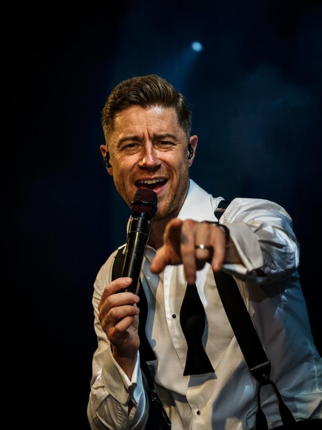 I am looking forward to my shows this week @warnerhotels! It is always great seeing the band, team and the wonderful audiences!! I have plenty of dates in 2026 so please check out my website and there may even be some new year deals going!! #warnerhotels #mywarnerstay @representedtalent