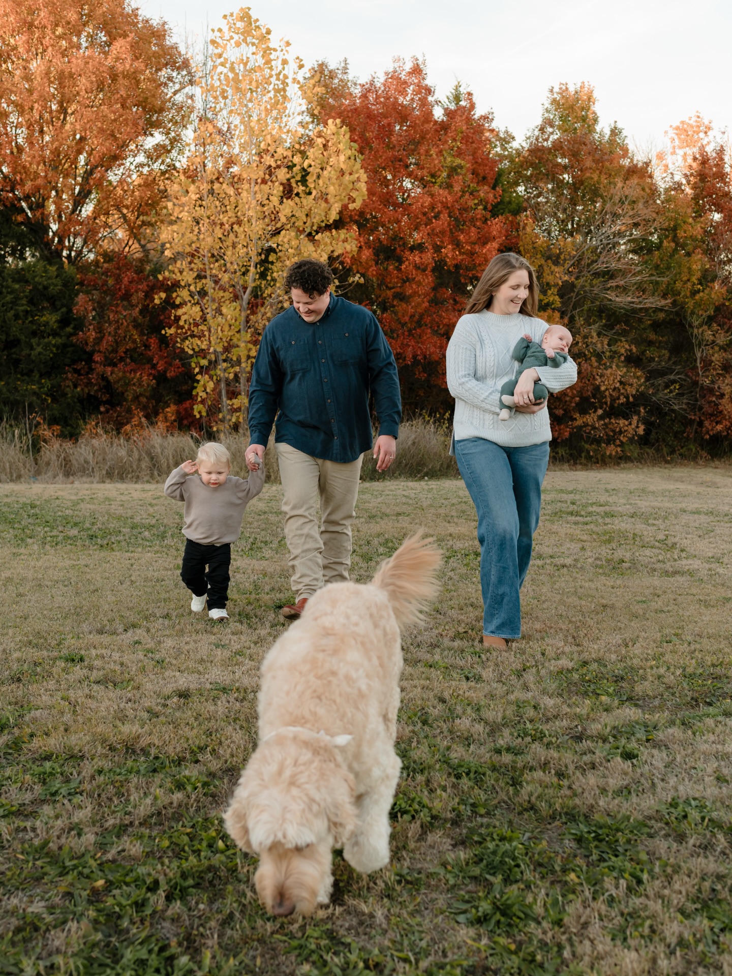 Family sessions are always special — but photographing my sister’s growing family made it extra meaningful! Toddler antics, baby snuggles, and all the love in between. 💛