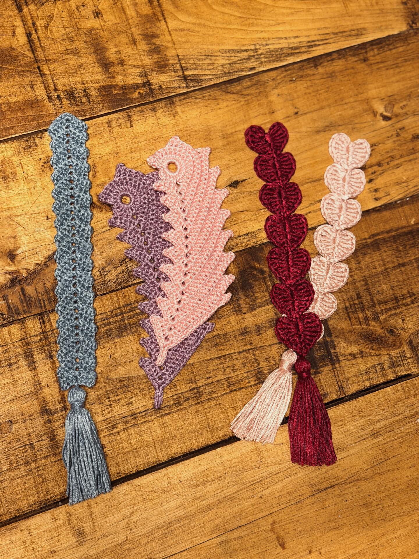 New bookmarks making their way to @theblackrabbitbookbar and my pop up at @comiccontrollers for their Bridgerton event on January 30th!