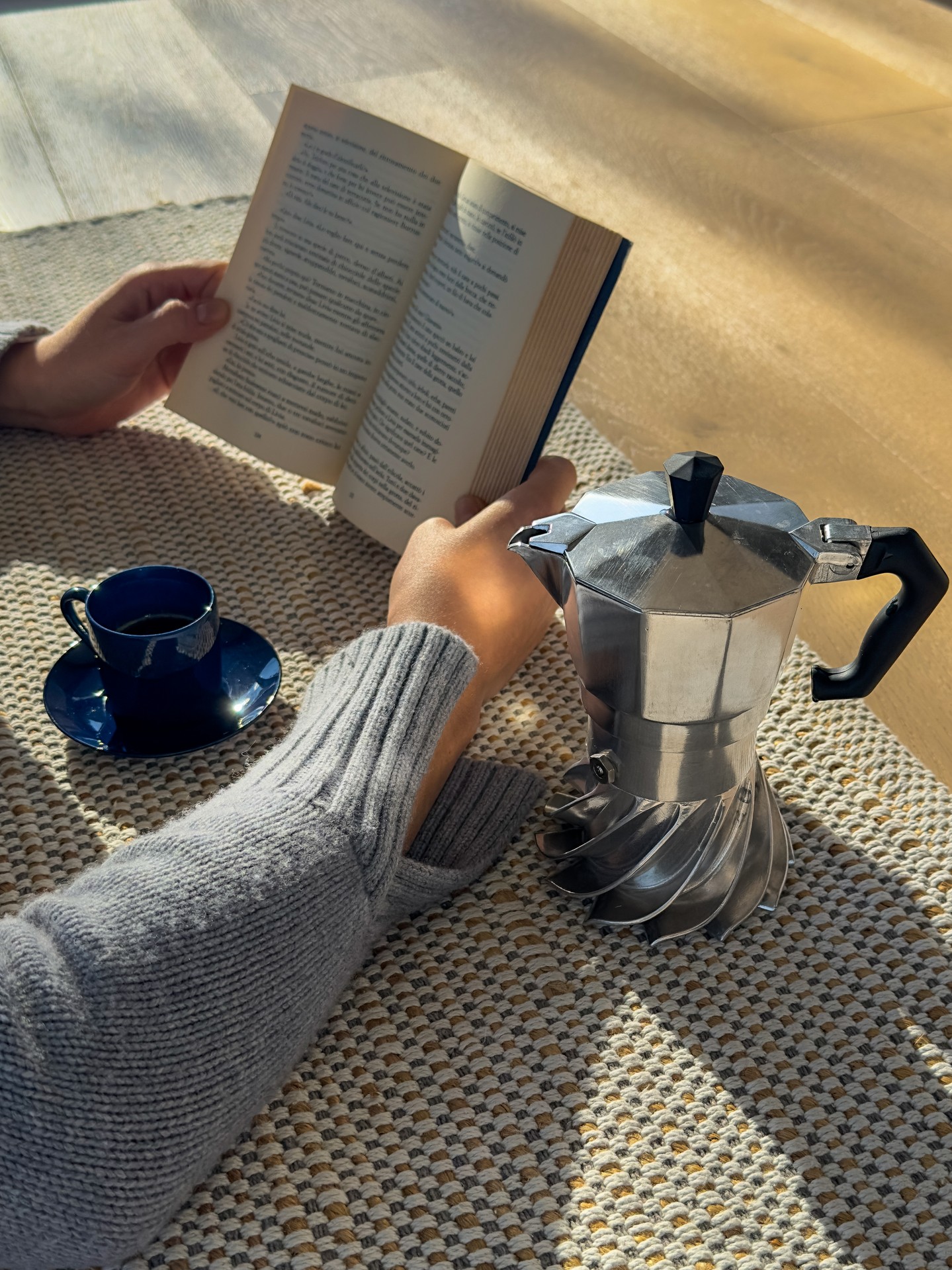 Le feste sono finite, ma il piacere resta.
Rallenta, respira, assapora il momento con Turbo Moka.
#TurboMoka #MokaPot #TurboMoments #MokaPot