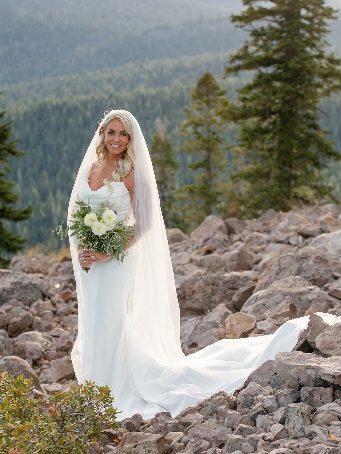 My beautiful Georgia bride! She chose Lake Tahoe for her micro wedding and it was nothing short of stunning! Thank you Ashlee for choosing me to be a part of your big day!
📸 @amanda_kluesner_photography
👰🏼♀️ hair: @avamarshhair
@temptu for that airbrushed glow
#crystalbellbeauty #onlocationbeauty #onlocationmakeupartist #laketahoemakeupartist #bridalmakeupartist #destinationmakeupartist #probridalmakeupartist #travelingmakeupartist