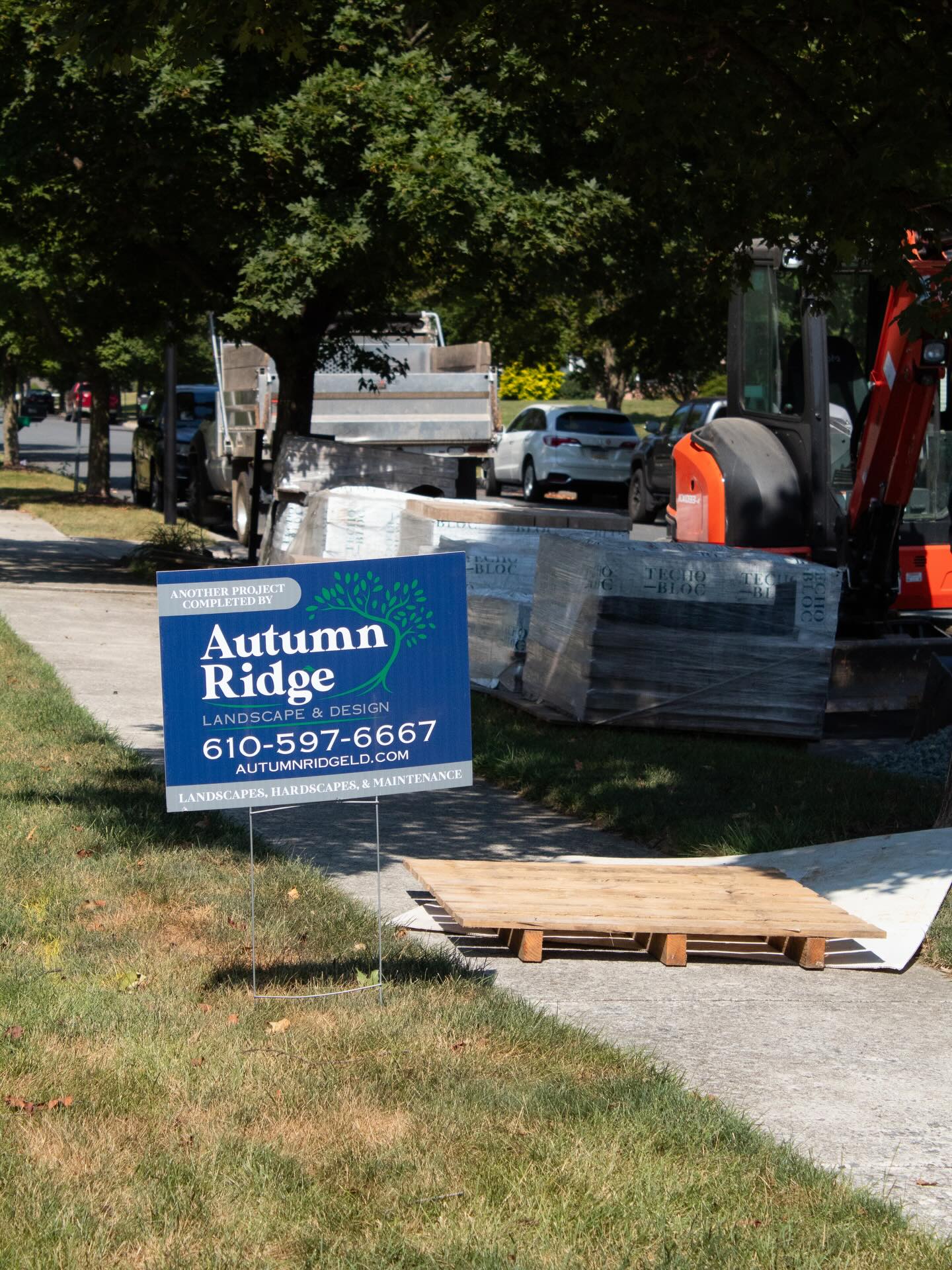 It might be January but this warmup already has us thinking about spring! We are starting to schedule spring and summer projects. Now is the perfect time to set up a consultation and come up with a plan for your project.
Want to ensure your project is completed for this summer? Reach out to us today to start planning!
610-597-6667 or fill out the contact form on our website.
#landscape #hardscape #landscapedesi̇gn #lehighvalley #autumnridge