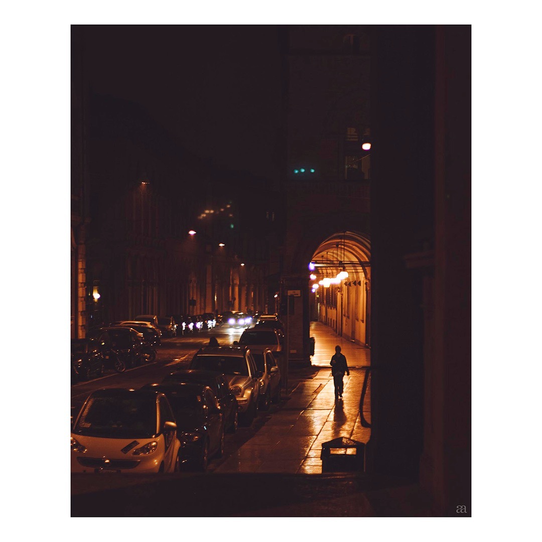 #senseofplace #placephotography #bologna #colonnade #nightshot #silhouette