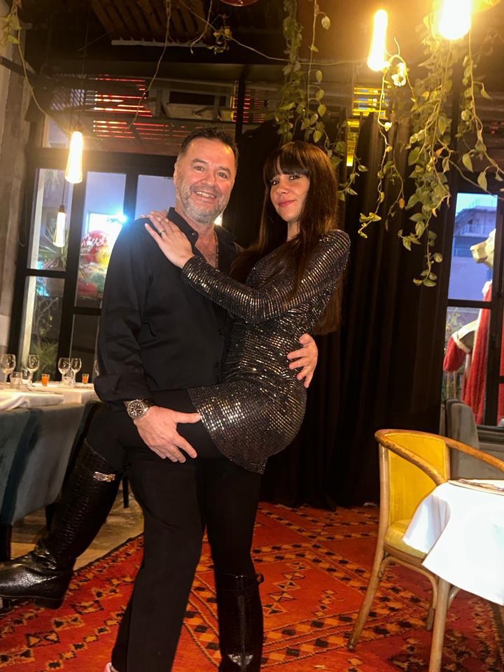 Nous vous adressons nos meilleurs vœux pour 2026 et en profitons pour vous partager les personnalités venues à la Palette au mois de décembre 🤩
@astridbard @lisa_cfd @claramorgane @nicolas_depoortere @jeanchristopherepon @yann_delaigue @isaithurburu @yodelice @galiasalimo @claudefrancoisjr @mickavella @coralie.trenacoff9
#marrakech #restaurant #dinner #finefood #people