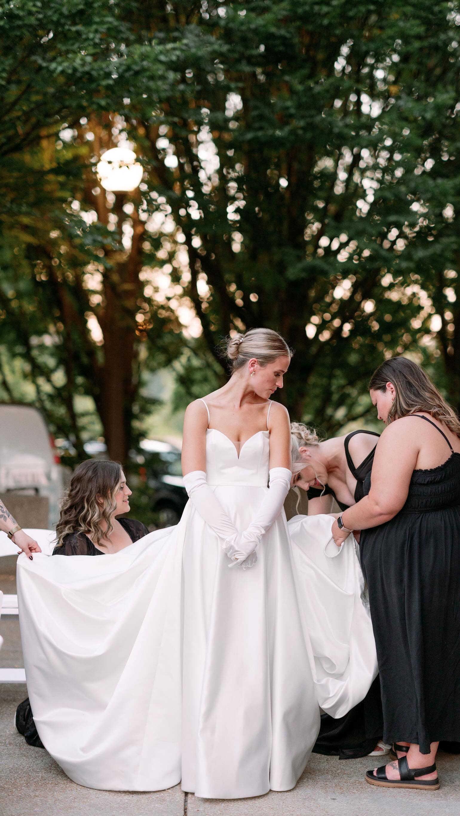 The Life of a Wedding Planner..🧡✨ Truly the best “job” ever! We are ridiculously lucky to have such amazing couples choose to work with us. Here’s a 30 second glimpse into a 12 hour wedding day. 🥹
\\
📸 Cover Photo: @sarahharveyphoto
•
•
st. louis wedding planner, missouri wedding coordinator, st. louis wedding coordinator, st. louis wedding venue, missouri wedding planner, southern illinois wedding coordinator, southern Illinois wedding planner, unique wedding design, st. louis day of wedding coordinator, wedding day coordination in st. louis, 2026 bride, 2027 bride, 2026 groom, 2027 groom, engaged 2026 couples, engaged 2027 couples, stress free wedding planning in st. louis, st. louis wedding photo locations, st. louis wedding photographer, wedding planning tips | #weddingplanner #weddinginspo #weddingday #engaged #2026bride