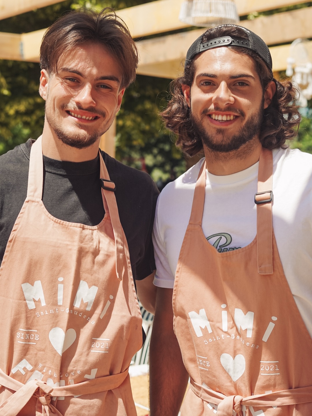La MiMi Family vous souhaite tous ses meilleurs vœux de bonheur, de gourmandise et de fiesta pour cette nouvelle année 2026 🥳
2026 marquera la cinquième année de l’aventure MiMi, et pour fêter ça on vous réserve de nombreuses nouveautés et surprises 😍
En attendant, on prend un petit mois de vacances dans les vagues avant de vous retrouver en pleine forme 😎
Bonne année encore et à très vite 🫶🏻
La Team MiMi 🔥