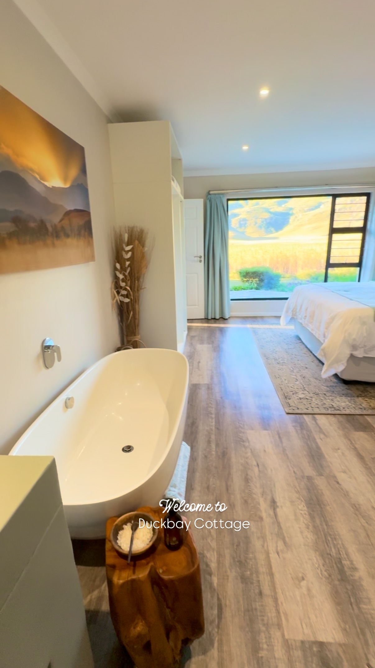 Nestled on the edge of the lake, Duckbay Cottage is an exclusive four-sleeper offering uninterrupted mountain views and complete privacy. A tranquil, peaceful haven surrounded by nature.
#nature #drakensberg #naturelovers #drakensbergmountains #beautifuldestinations #getaway #beautifulplaces #goplaces #beautifulsouthafrica #weekendgetaway