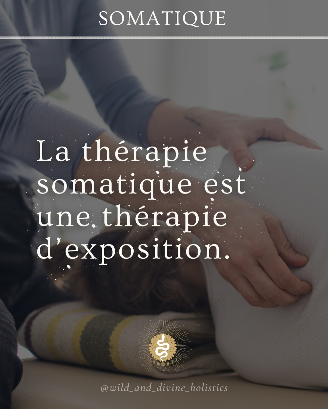 La thérapie somatique ne se contente pas de considérer le corps, elle passe par le corps.
Pourquoi est-ce que c’est pertinent? Parce que lorsqu’il est question de trauma, de douleurs / fatigue / stress chronique, le corps est souvent la porte d’entrée. Le mental à la capacité d’occulter, de minimiser, de nier pour se protéger de ce qui est assimilé à trop de peur ou de douleur. En passant par le corps, on peut initier un dialogue qui est peut-être encore un envisageable autrement car le corps ne parle pas en mots mais en sensations. L’approche somatique est une approche extrêmement respectueuse du rythme et de l’intelligence du Vivant. Pas à pas, elle tisse la reconnexion de la capacité à être présent en soi, en lien avec soi et avec le monde autour de soi.
Les séances sont facilitées à distance ou en présentiel pour les espaces soin + consultation (La Baule / Nantes / Paris) — Réservation en bio ou sur mon site
#somatique #trauma #psychotrauma #therapiedecouple #intimité