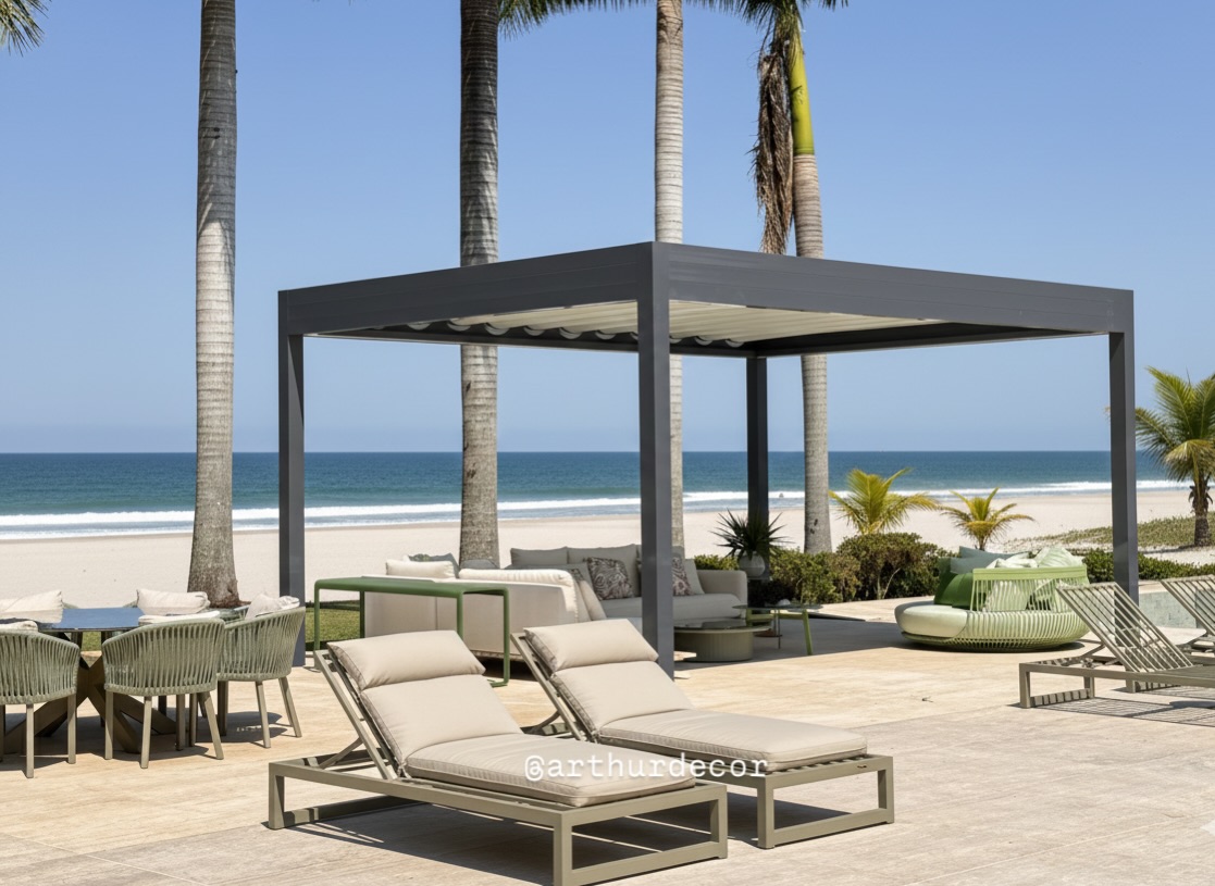 Em um refúgio de inspiração mediterrânea, onde o tempo desacelera e a arquitetura convida à contemplação. O design de exteriores assume o papel de criar experiências sensoriais completas, onde os prazeres simples da vida ganham protagonismo: refeições ao ar livre, materiais naturais ao toque e a presença constante da paisagem costeira como extensão do espaço construído.
Fale conosco e conheça todas as possibilidades para viver sua área externa: @arthurdecor #patiodesign #pergola