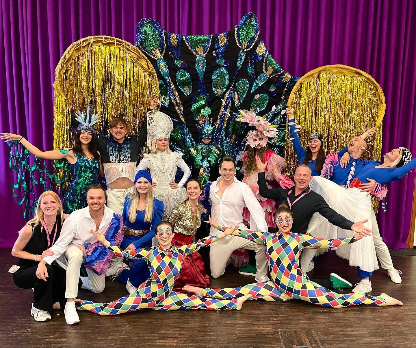 Happy Pride Month from our team and our Community of Performers 🏳️🌈.
Pride is very important to our agency, because we are run by a diverse team, and also foster an environment of openness and acceptance with our extended team of event professionals, performers and supplier networks.
We also ‘wear our pride on our sleeves’ and utilise our diversity to develop unique and creative events and performances for our clients. This picture is from an event a few weeks ago for a global law firm, who wanted an entertainment program with a bit of spice! So we mixed up all the flavours.
For those celebrating the end of (global) Pride month this weekend in New York and other locations, Happy Pride from all of us in Denmark 🇩🇰. See you at @copenhagenpride in August.
#entertainment #pride #evententertainment #events #fabulous