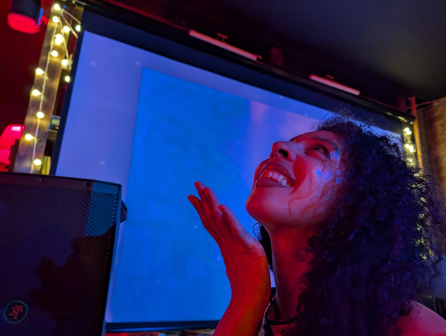 Bye 2025!! Hopefully you’ve shaped me into a stronger person, a more creative artist and a more informed citizen of the world✌🏽
Shout out to friends who made the year fun, artists who have inspired me, and my family near and far who are just the best💛 Wishing everyone a Happy New Year and a 2026 full of love ✨
📸: @hammhammgram 😘
#pianist #musician #hny #ɪɴsᴛᴀɢᴏᴏᴅ