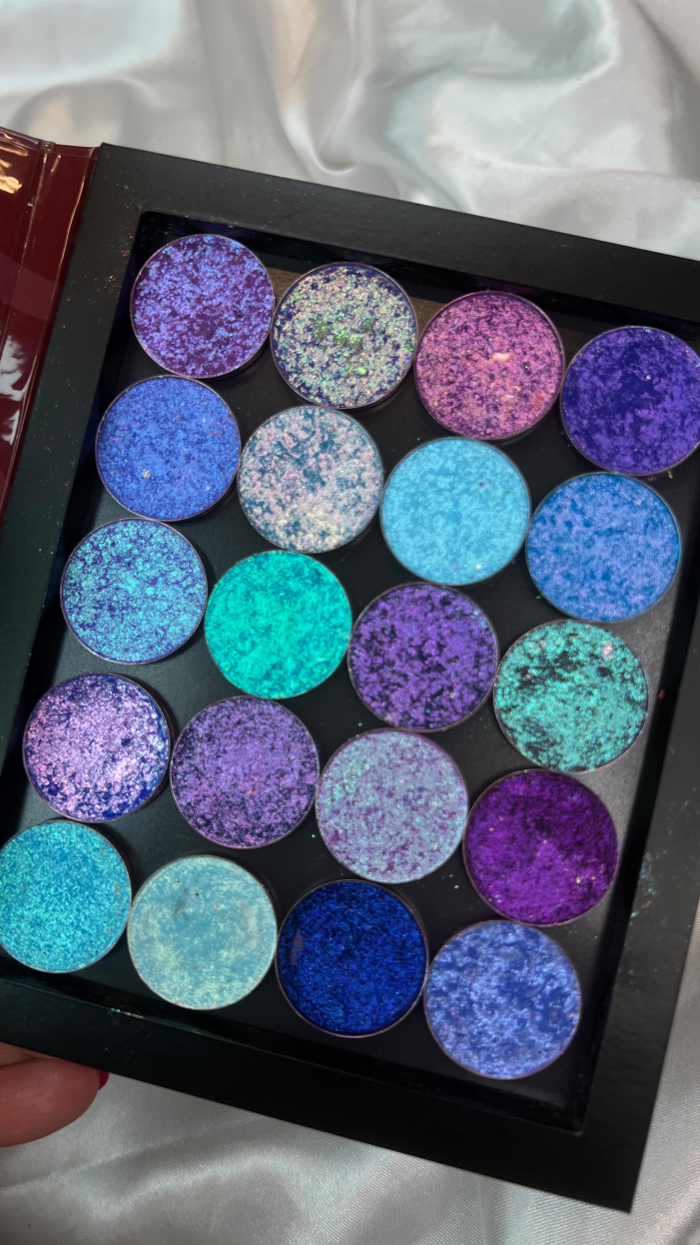 POV: you finally find the blue and purple eyeshadows that feel like they were made just for you 💫💜💙
🎁Buy any 4 eyeshadows and get the 5th FREE 💖
Over 200 shades available — you’ll for sure find your perfect match!🩷
UK/🌎 www.thepastelroses.com
EU 🇪🇺 www.thepastelroses.pl
#thepastelroses #purpleeyeshadow #blueeyeshadow #makeuplover