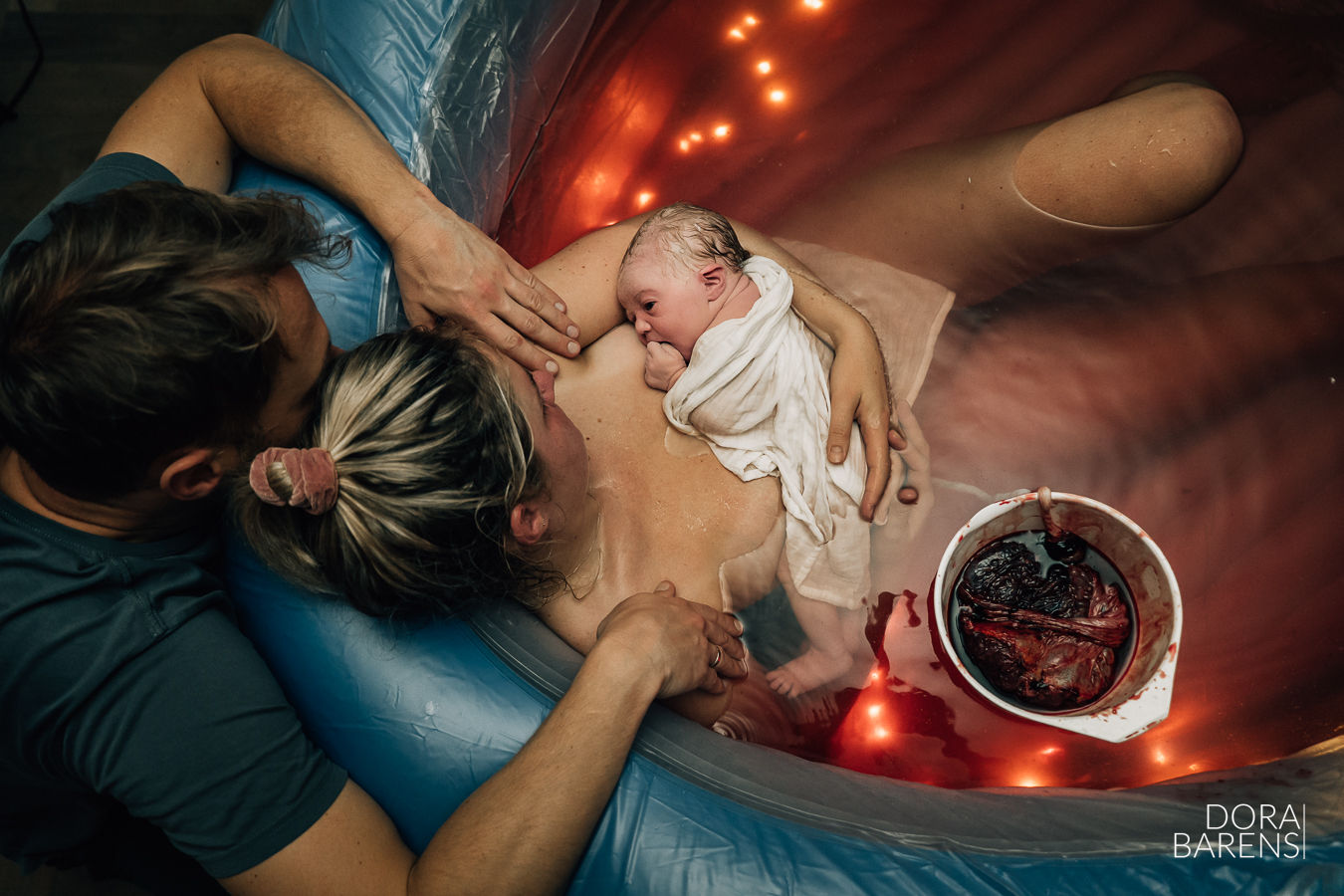 New year, same pattern. (Read below for a little surprise! 👇)
The holidays end and suddenly the requests start flying in... especially for that busy September peak!
Whether you're due in spring, summer, or fall: don't wait. Book your 2026 birth session early to beat the rush and claim a special surprise waiting for you!