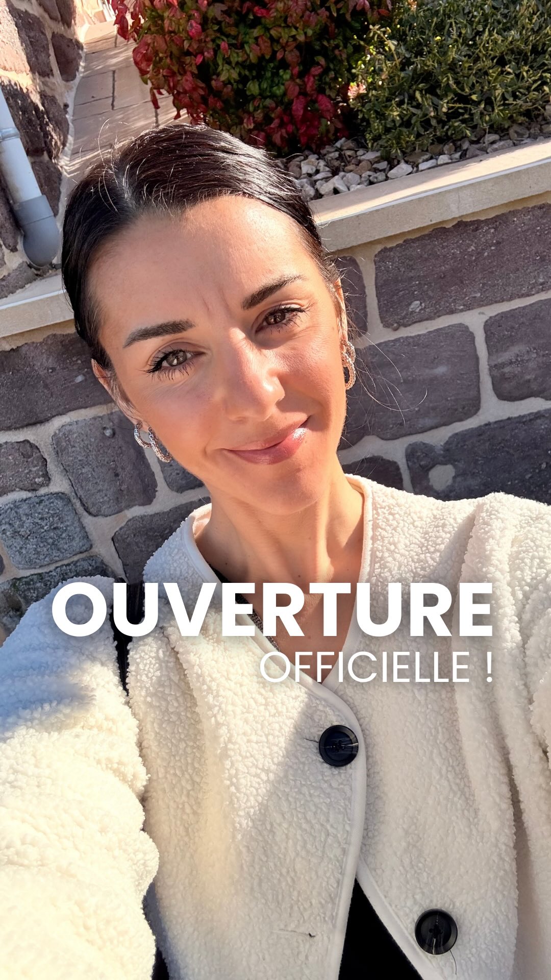 Demain, ce projet que je porte depuis des mois devient réel.
Un lieu pensé pour celles et ceux qui veulent :
✨ mincir sans régime
✨ comprendre leur corps
✨ retrouver une relation saine avec la nourriture
✨ se sentir bien, enfin, dans leur corps et dans leur tête
Ce cabinet, ce n’est pas “juste” de la nutrition.
C’est une approche fondée sur la chronobiologie alimentaire,
le respect de ton rythme biologique, et des soins corporels ciblés pour accompagner le corps dans sa transformation :
drainage lymphatique, massages minceur sur mesure, palper-rouler…
Demain, j’ouvre les portes de JOLIE.
Et je crois profondément que ce lieu peut changer des parcours, redonner confiance, et surtout… redonner du pouvoir à celles qui pensaient avoir tout essayé.
Si tu fais partie de celles et ceux qui se disent :
“Et si cette année, c’était enfin la bonne ?”
Alors peut-être que demain… c’est aussi ton début à toi 🤍
📅 Les rendez-vous sont déjà ouverts
📍 En cabinet ou en ligne
🔗 Lien en bio
Je suis Julie, experte minceur & fondatrice du Cabinet JOLIE.
Sur ce compte, je t’apprends à mincir sans régime, à te réconcilier avec la nourriture et à obtenir des résultats visibles, sans frustration.