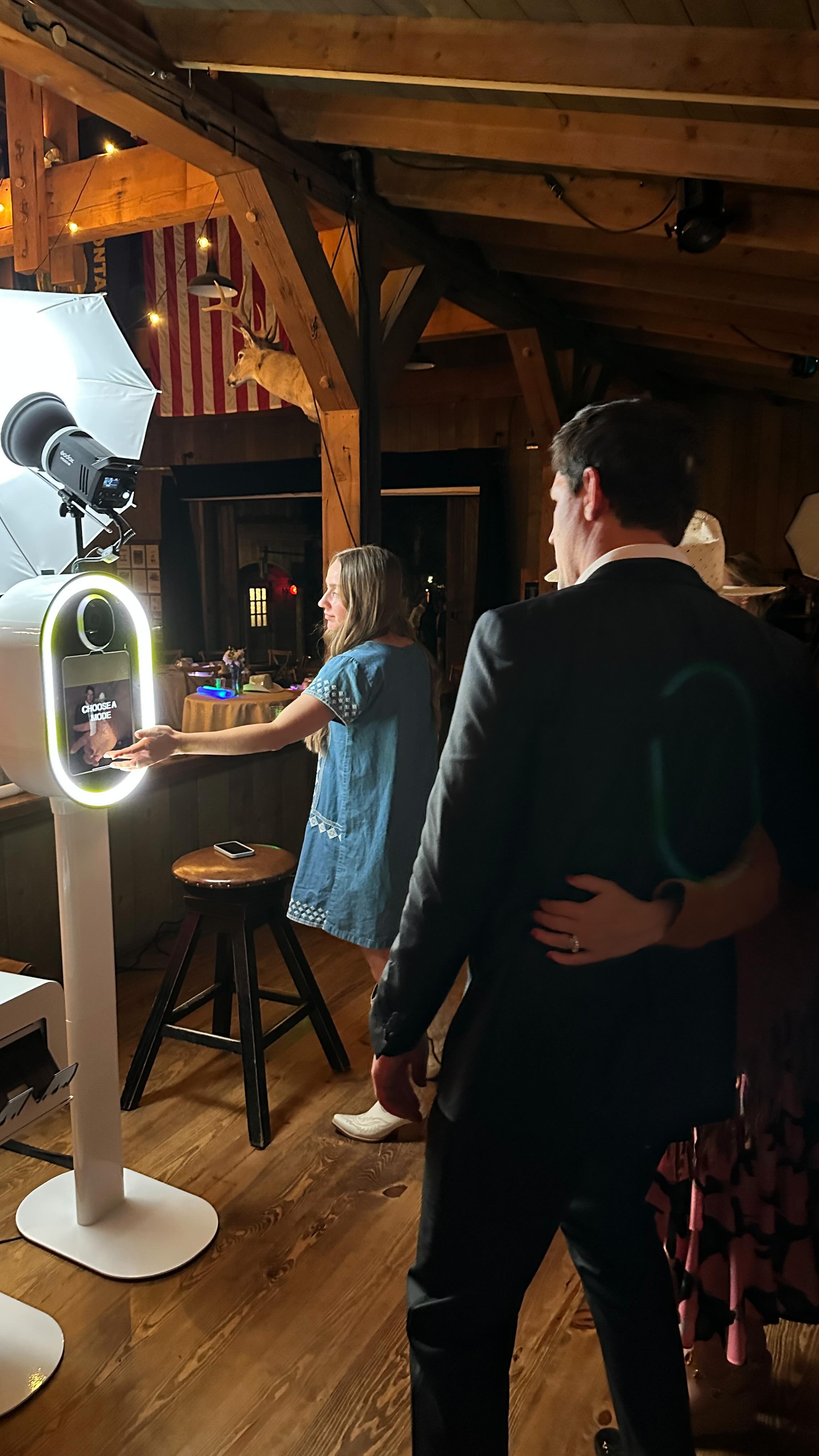 First post back in a while and it sure feels good. Happy New Year, friends!
Reliving these unforgettable wedding moments and it’s making us really excited for the 2026 wedding season! ✨🪩
Now booking summer 2026 weddings. DM us for details!
•••
#MontanaWeddings #WeddingPhotoBooth #ParadiseValleyMT #BozemanWeddingPhotographer