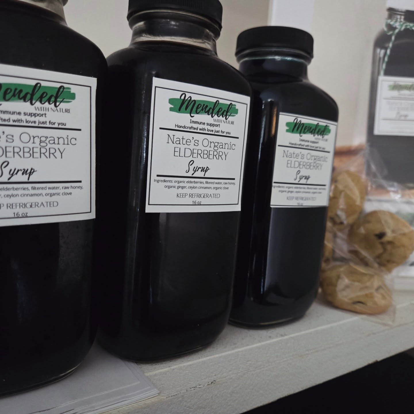 🫐 ELDERBERRY RESTOCK ALERT
A fresh batch of Nate's Organic Elderberry Syrup from @mendedwithnatureok is at @grassrootschiropracticok
She also brought us homemade organic cookies for an afternoon sweet treat. 🍪
Follow Mended By Nature to see the whole product lineup.
🌱
#shoplocal #shoporganic #organic #elderberry #holistic #fluseason
